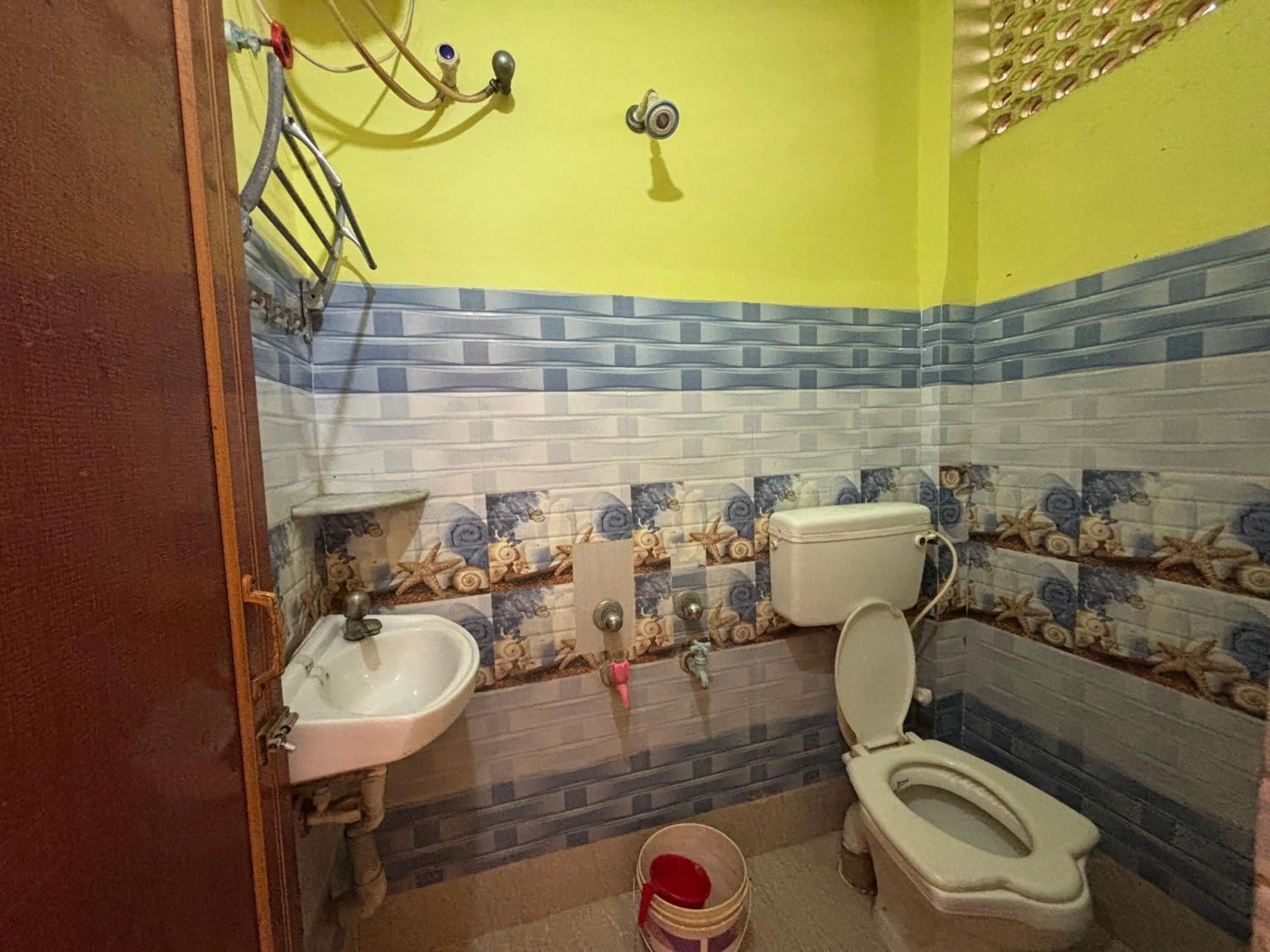 Toilet in Jagannath Guest House