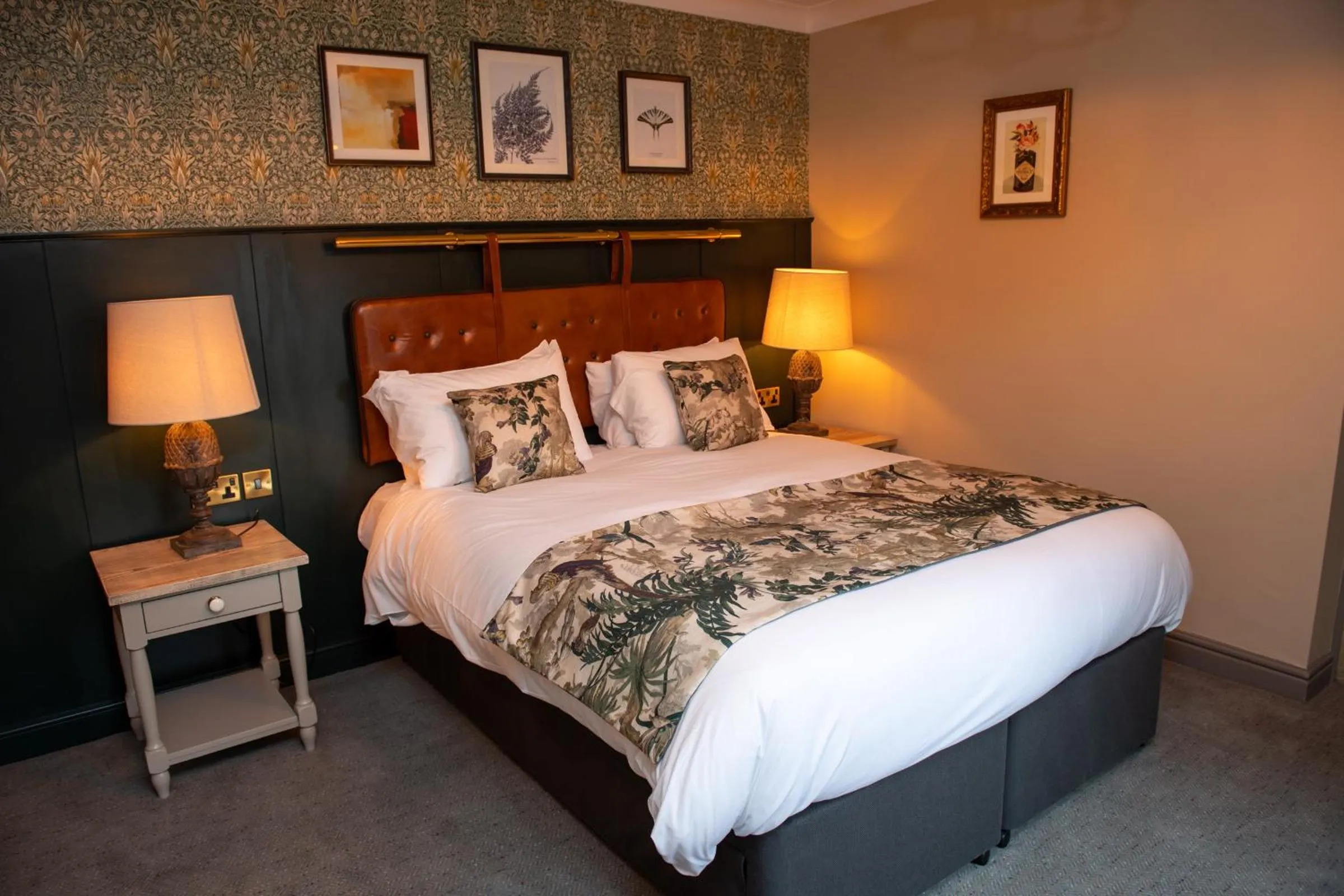 Bedroom, Bed in The Red Lion Inn by Chef & Brewer Collection