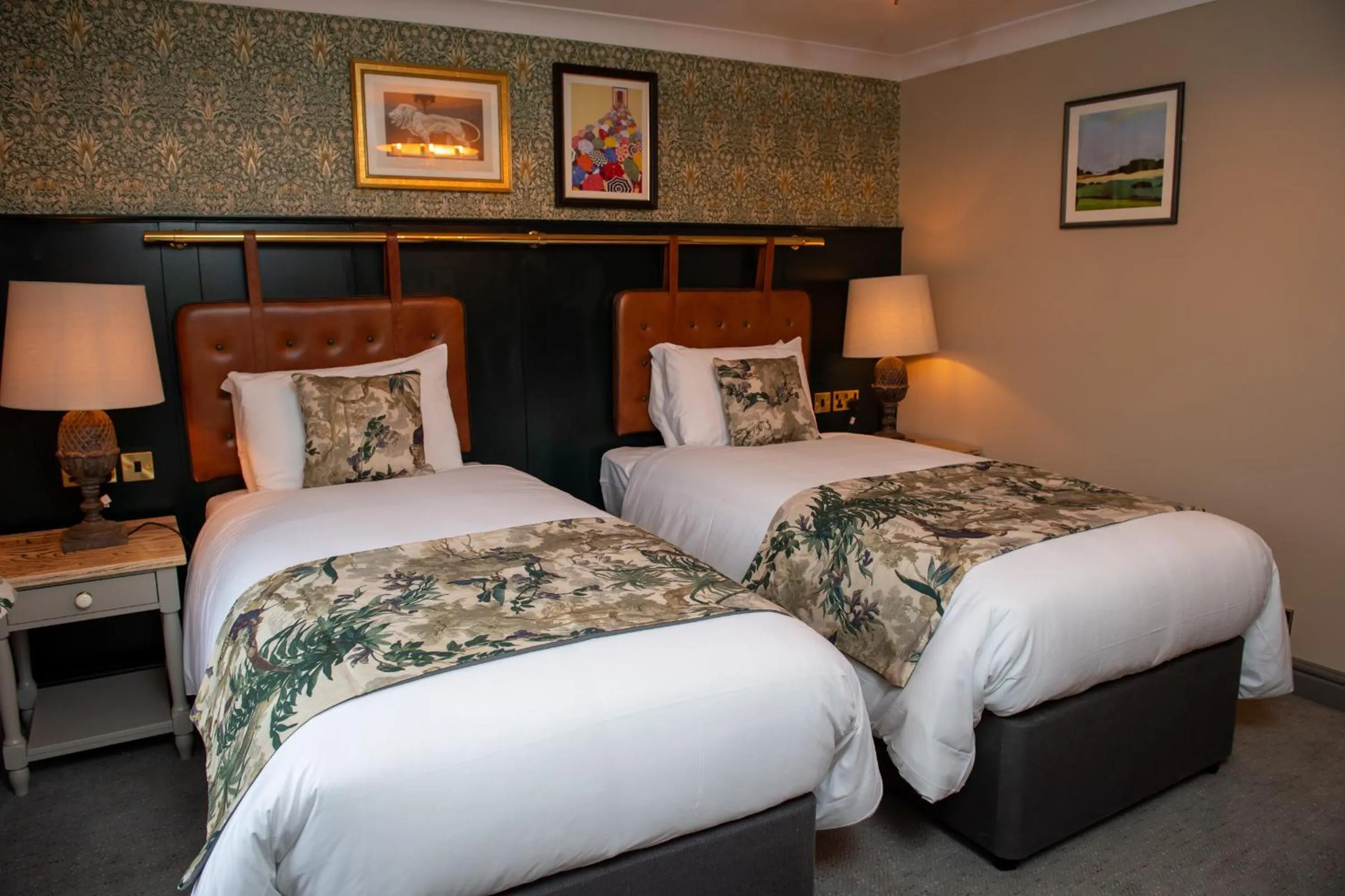 Bedroom, Bed in The Red Lion Inn by Chef & Brewer Collection