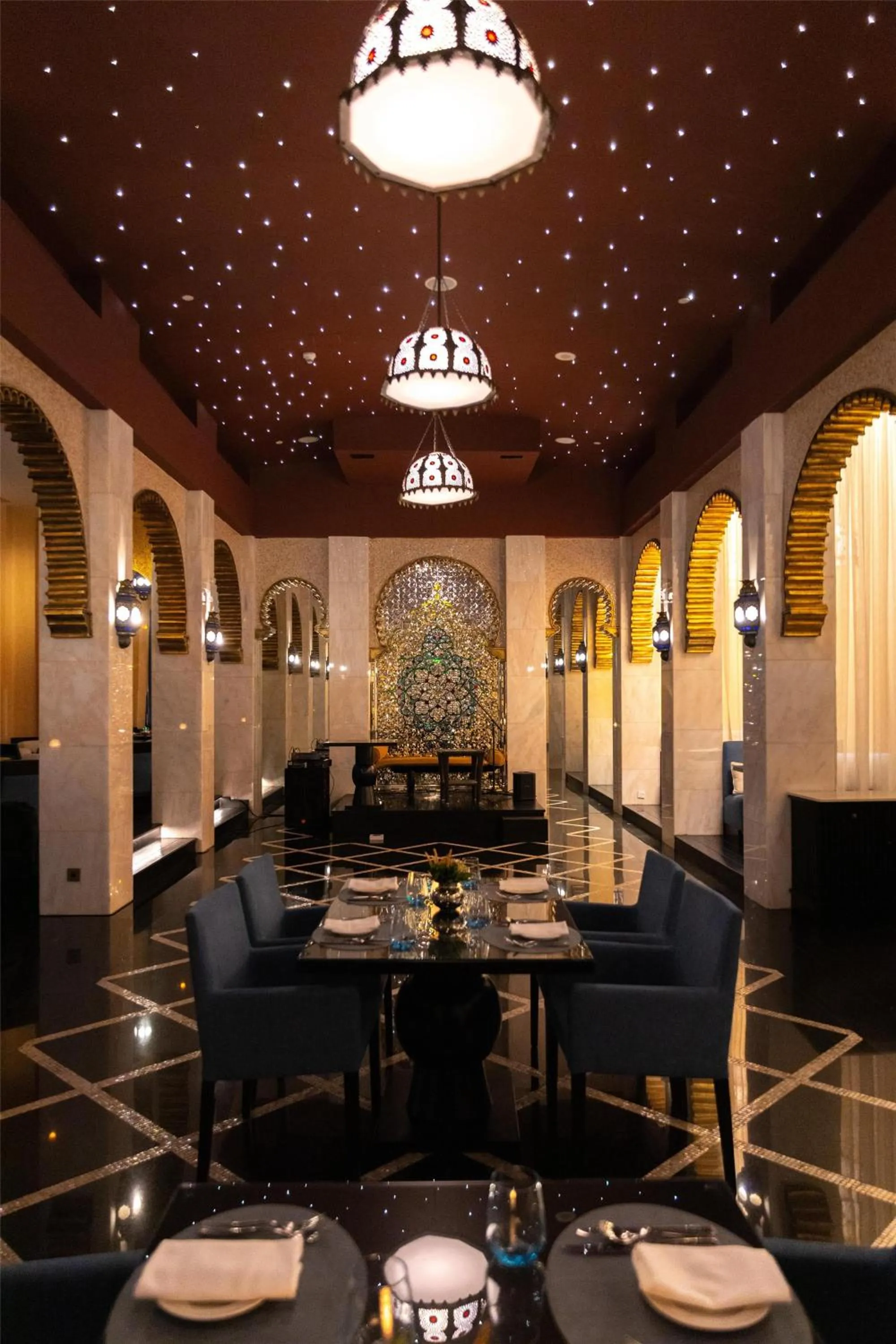 Restaurant/places to eat in Al Husn Hotel Muscat