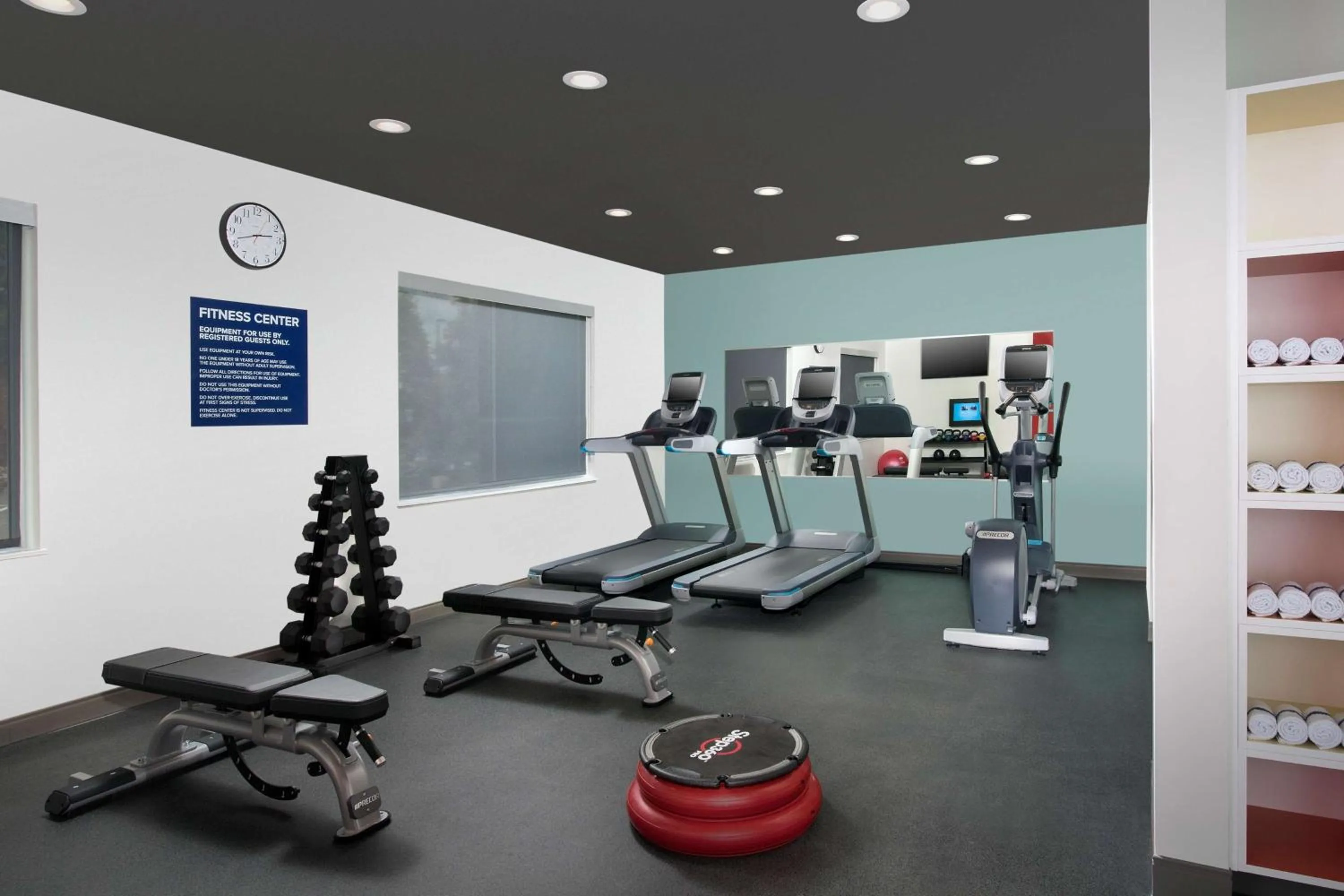 Fitness centre/facilities in Tru By Hilton McDonough