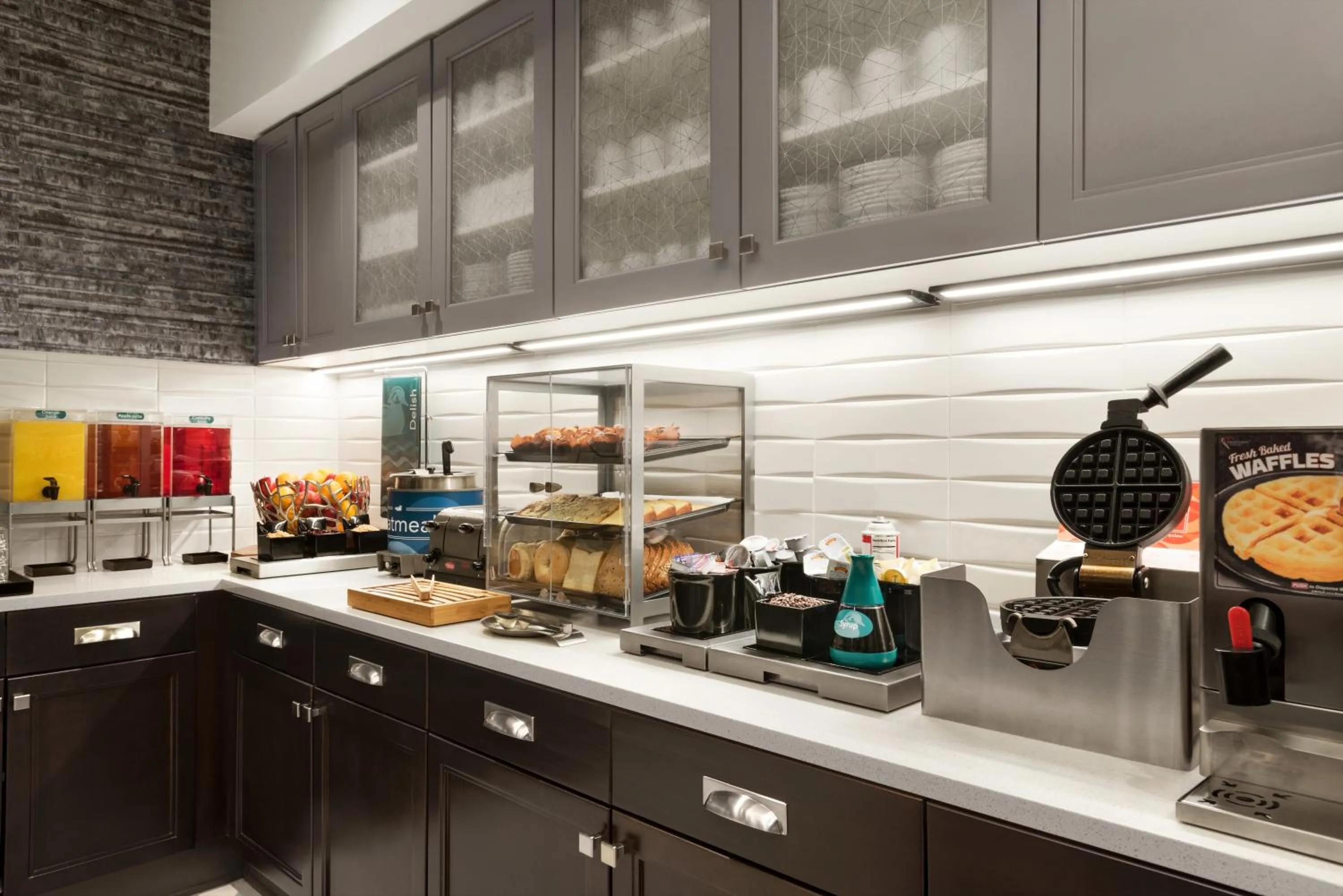 Breakfast in Homewood Suites By Hilton Milwaukee Downtown