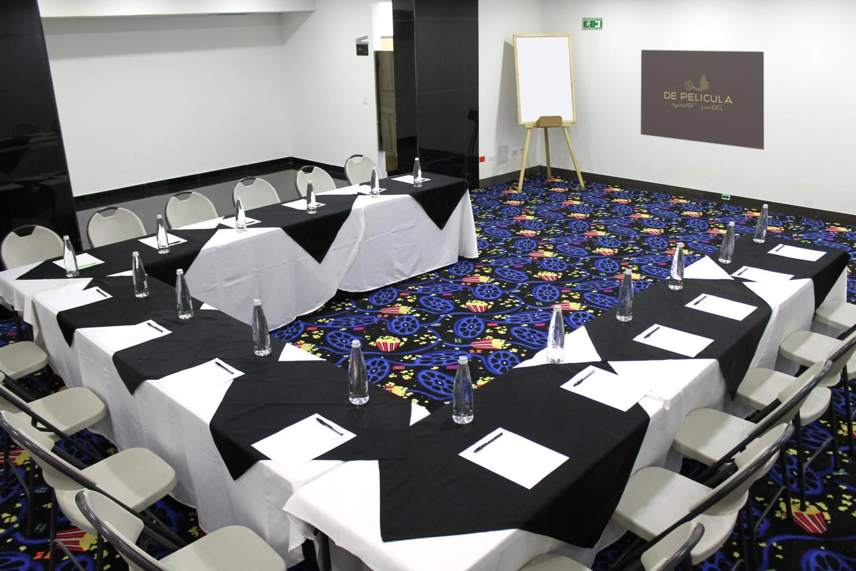 Meeting/conference room in De Película Hotel