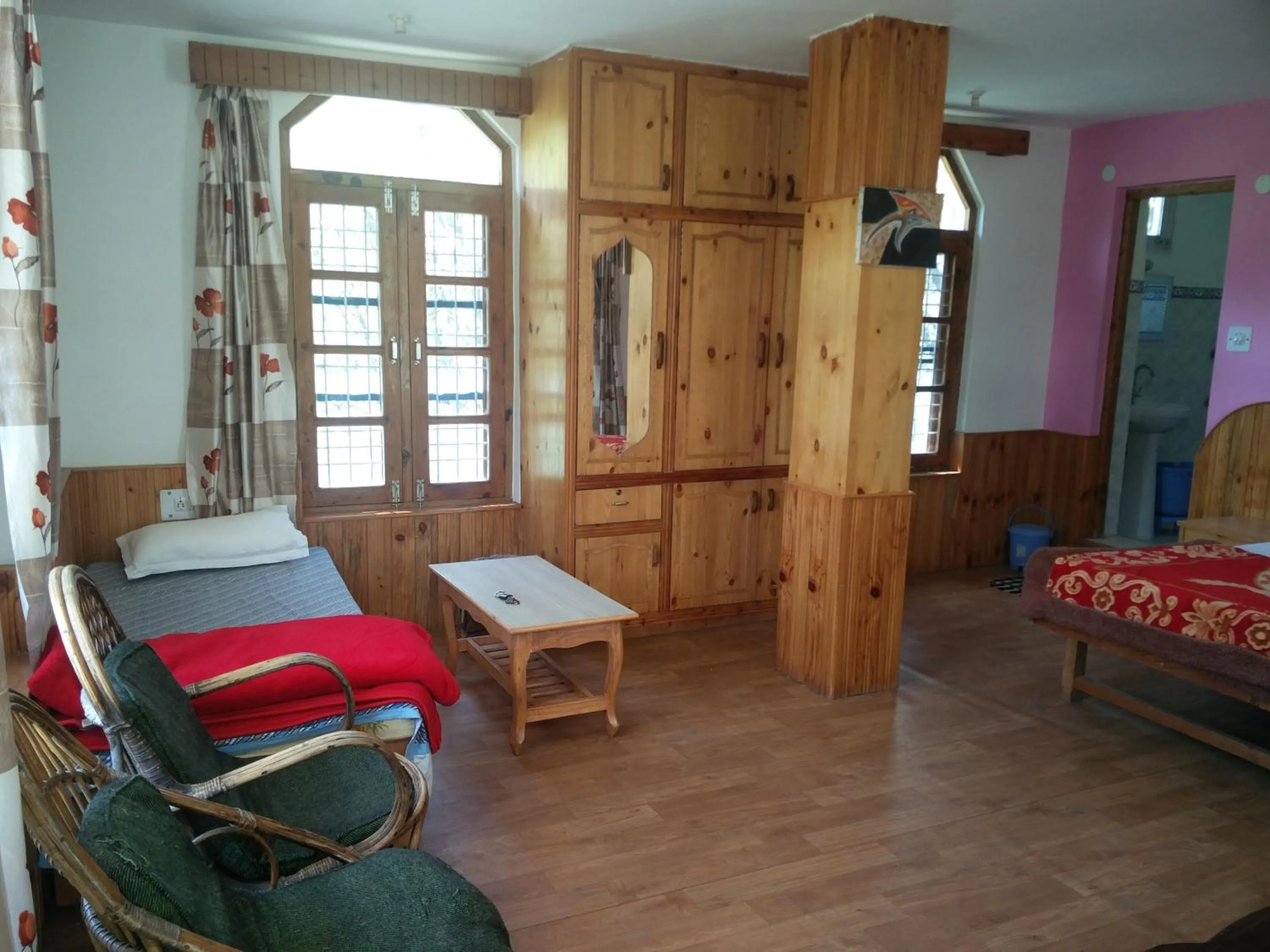 Triple Room with Private Bathroom in Orchards House - The Hidden Tribe
