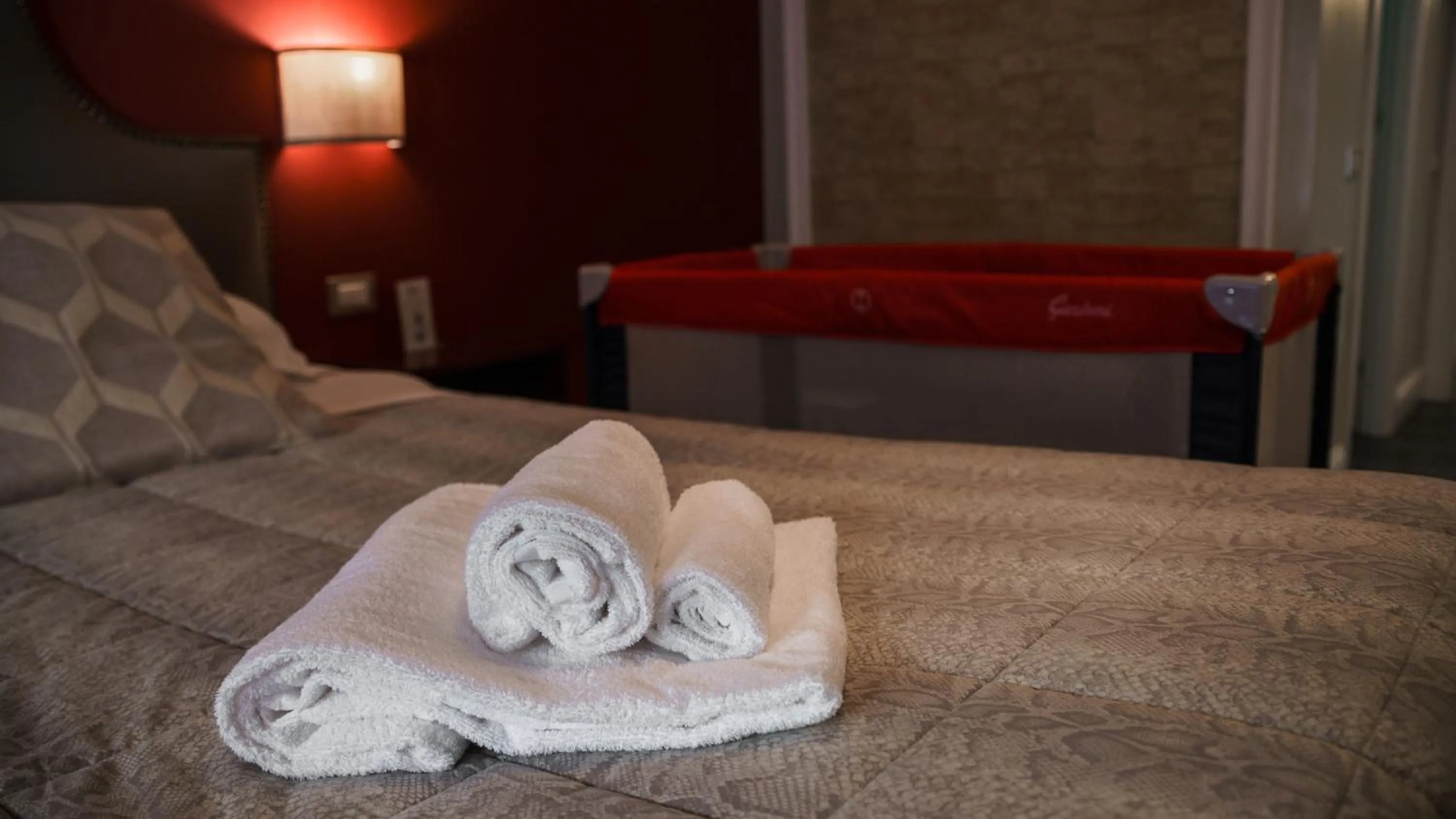 Photo of the whole room, Bed in Residenza Roma Imperiale