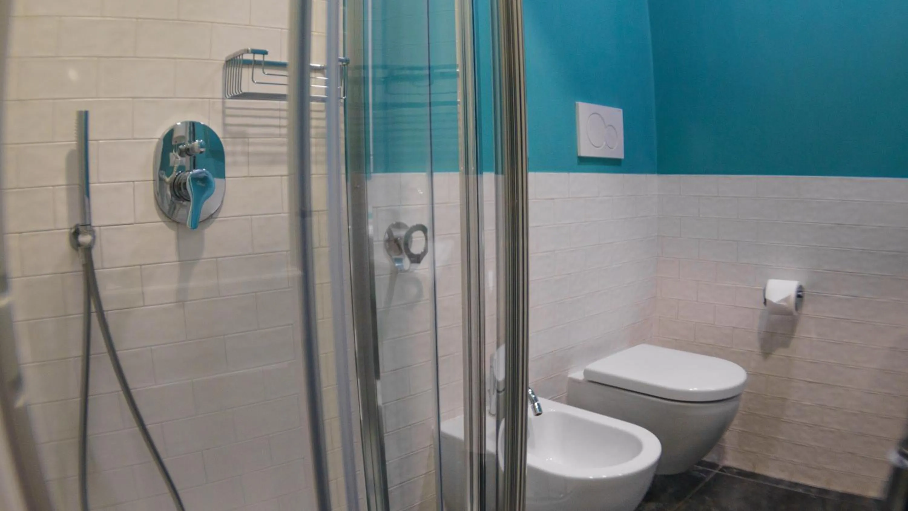 Shower in Residenza Roma Imperiale