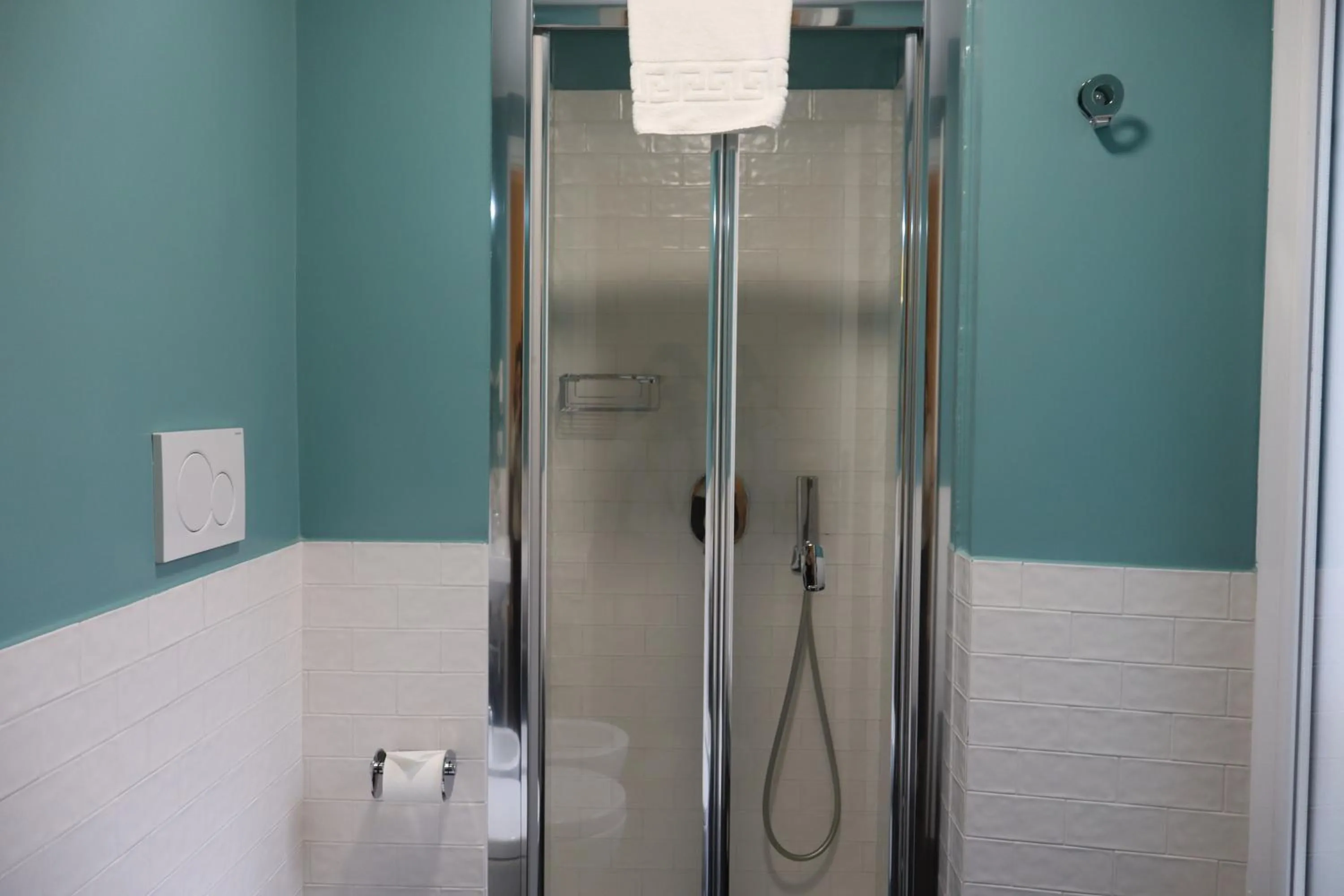 Shower in Residenza Roma Imperiale