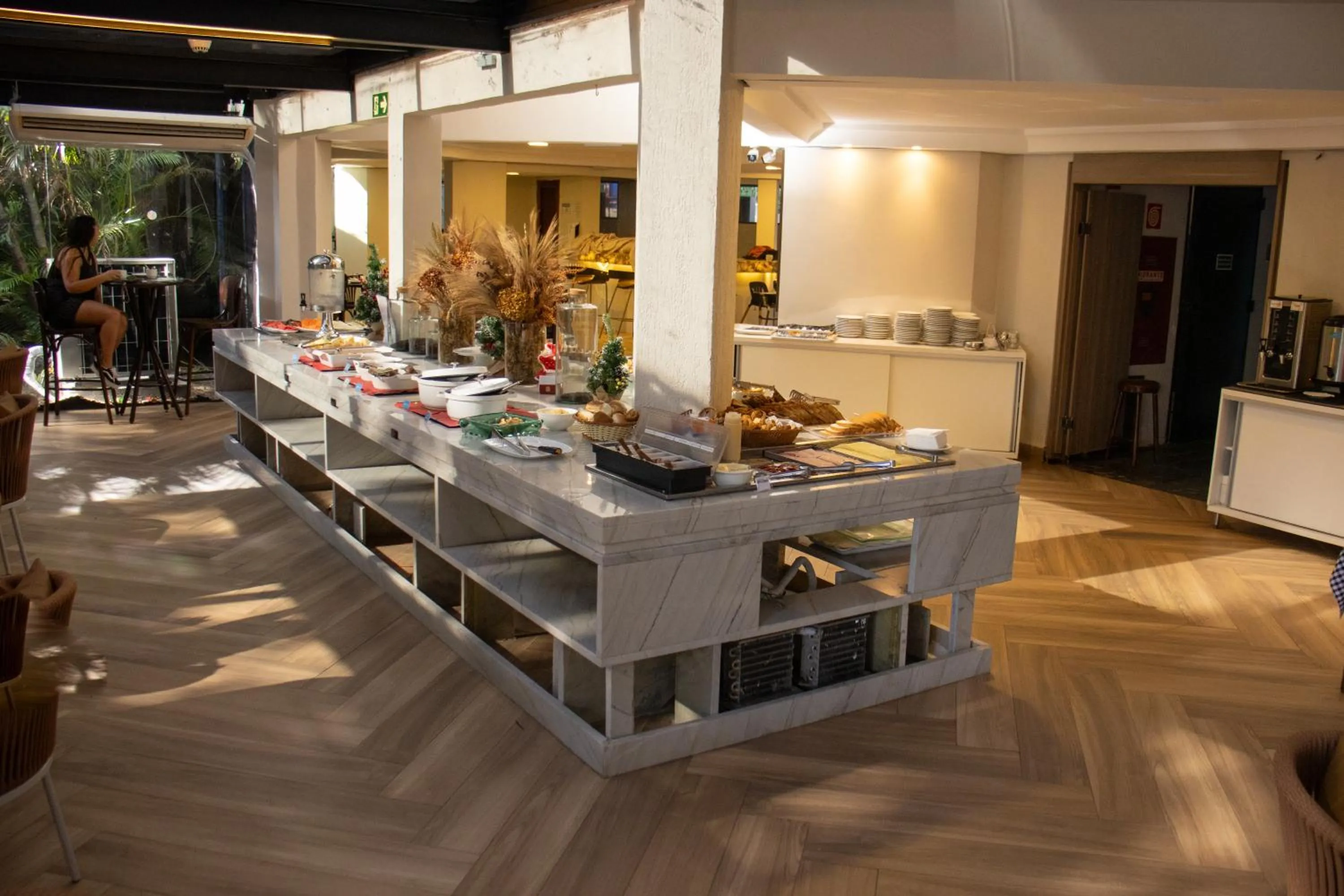 Buffet breakfast in Hotel Portinari Centro