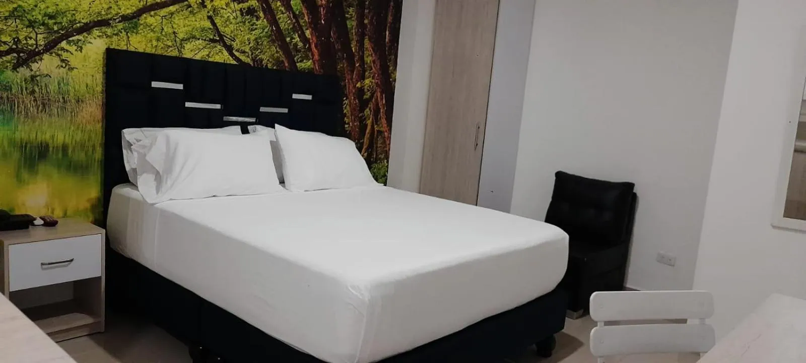 Bed in Hotel Granada Loft