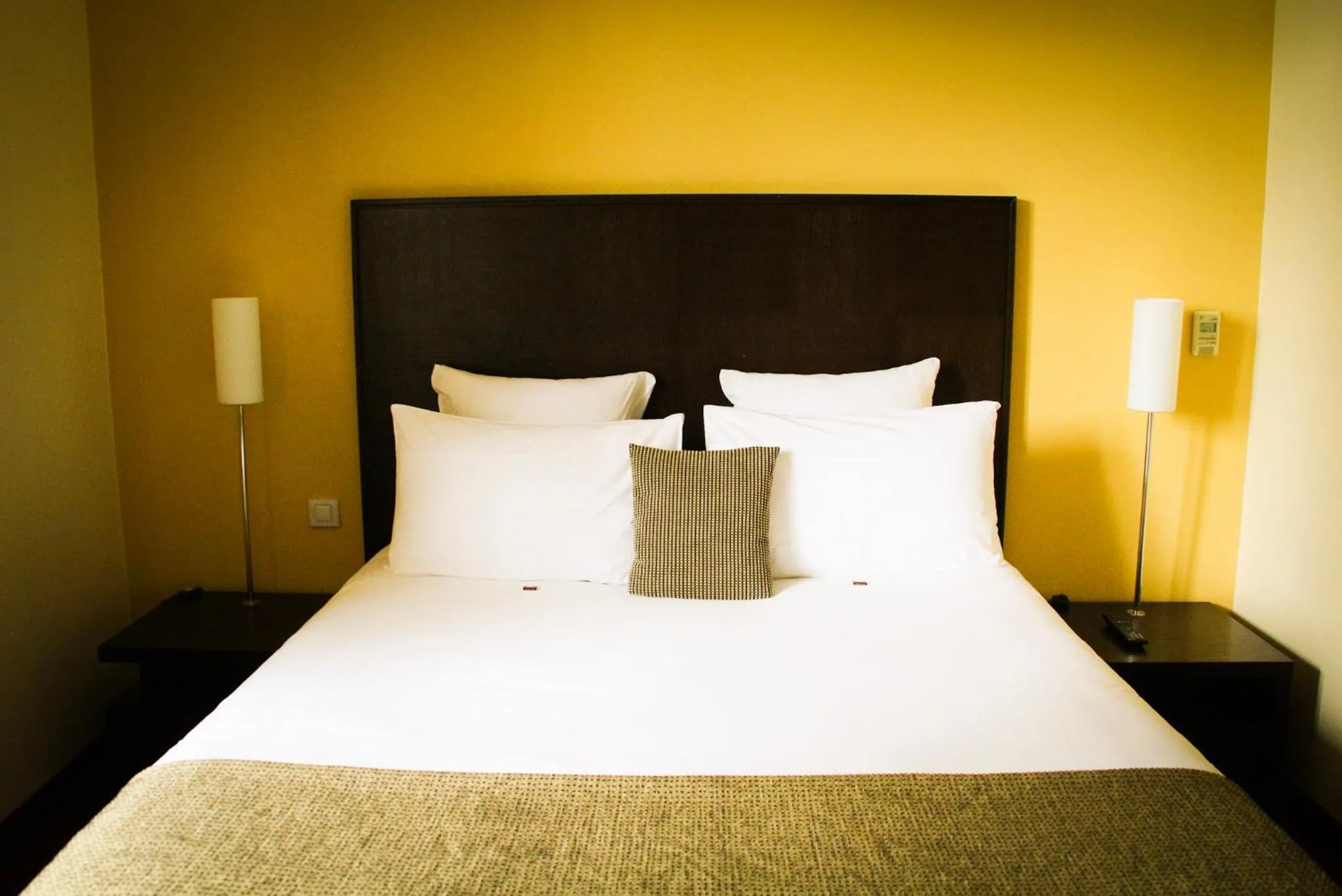 Bed in Hôtel La Riviera Victoria