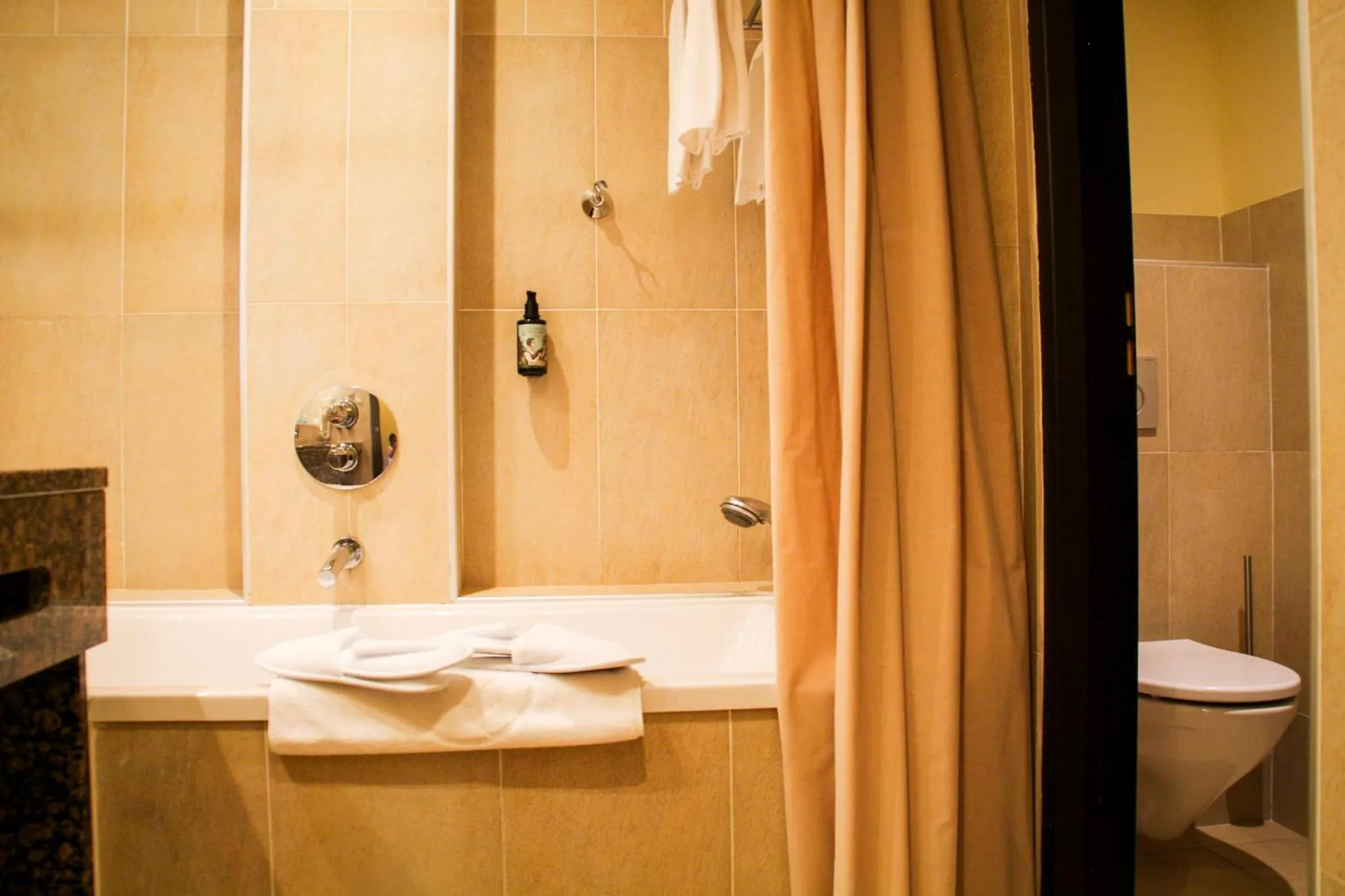 Bathroom in Hôtel La Riviera Victoria