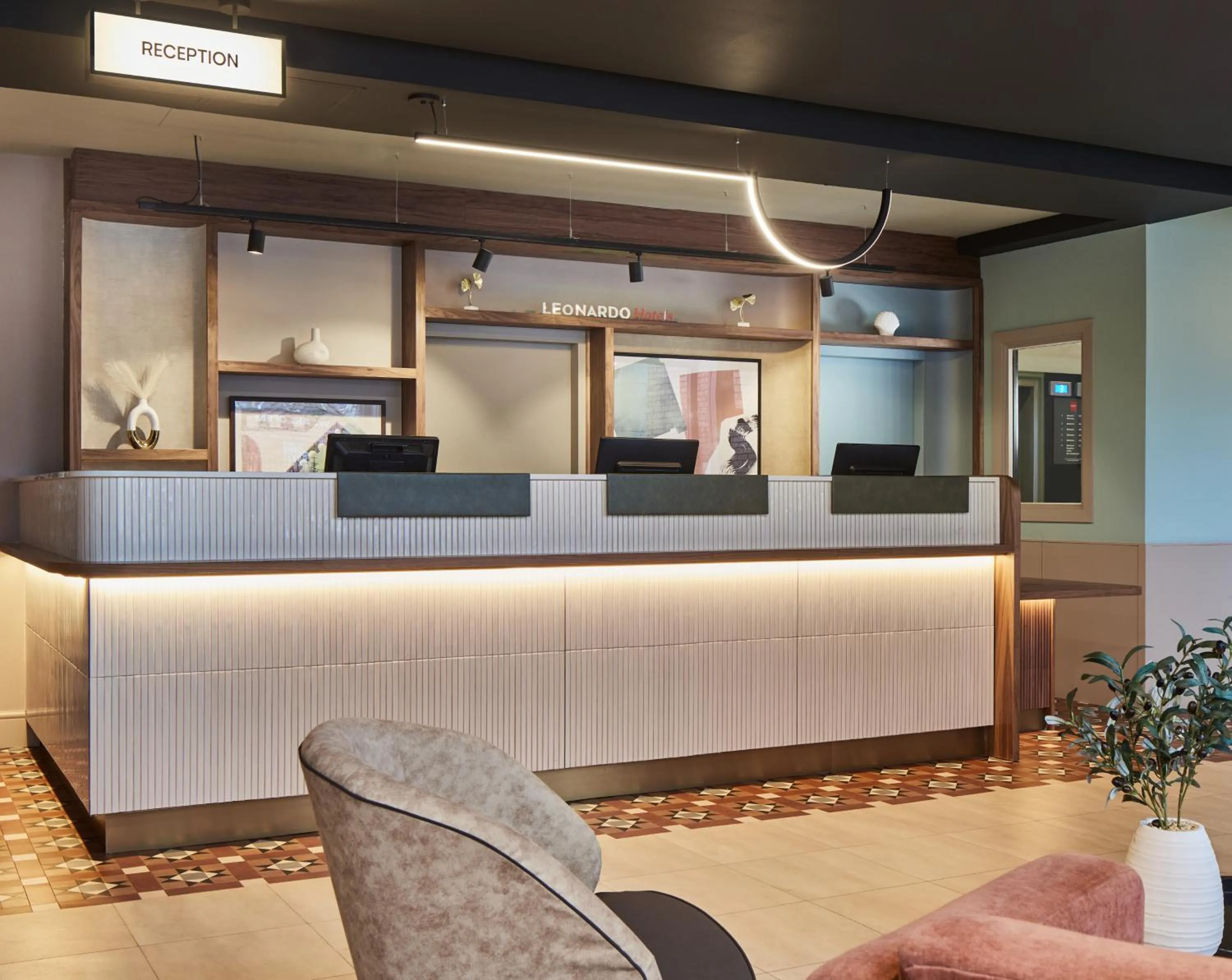 Lobby or reception in Leonardo Hotel Dublin Christchurch