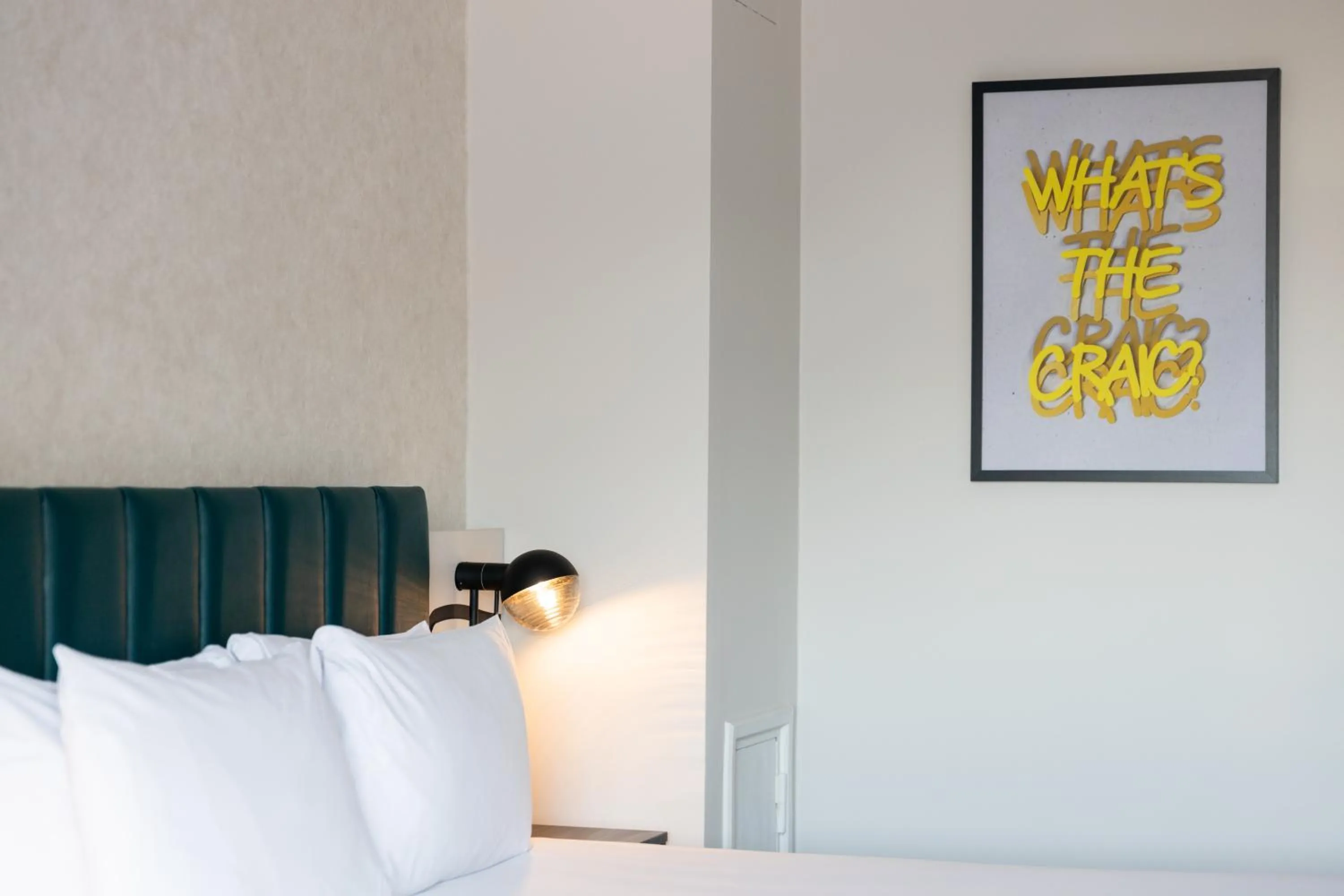 Bed in Leonardo Hotel Dublin Christchurch