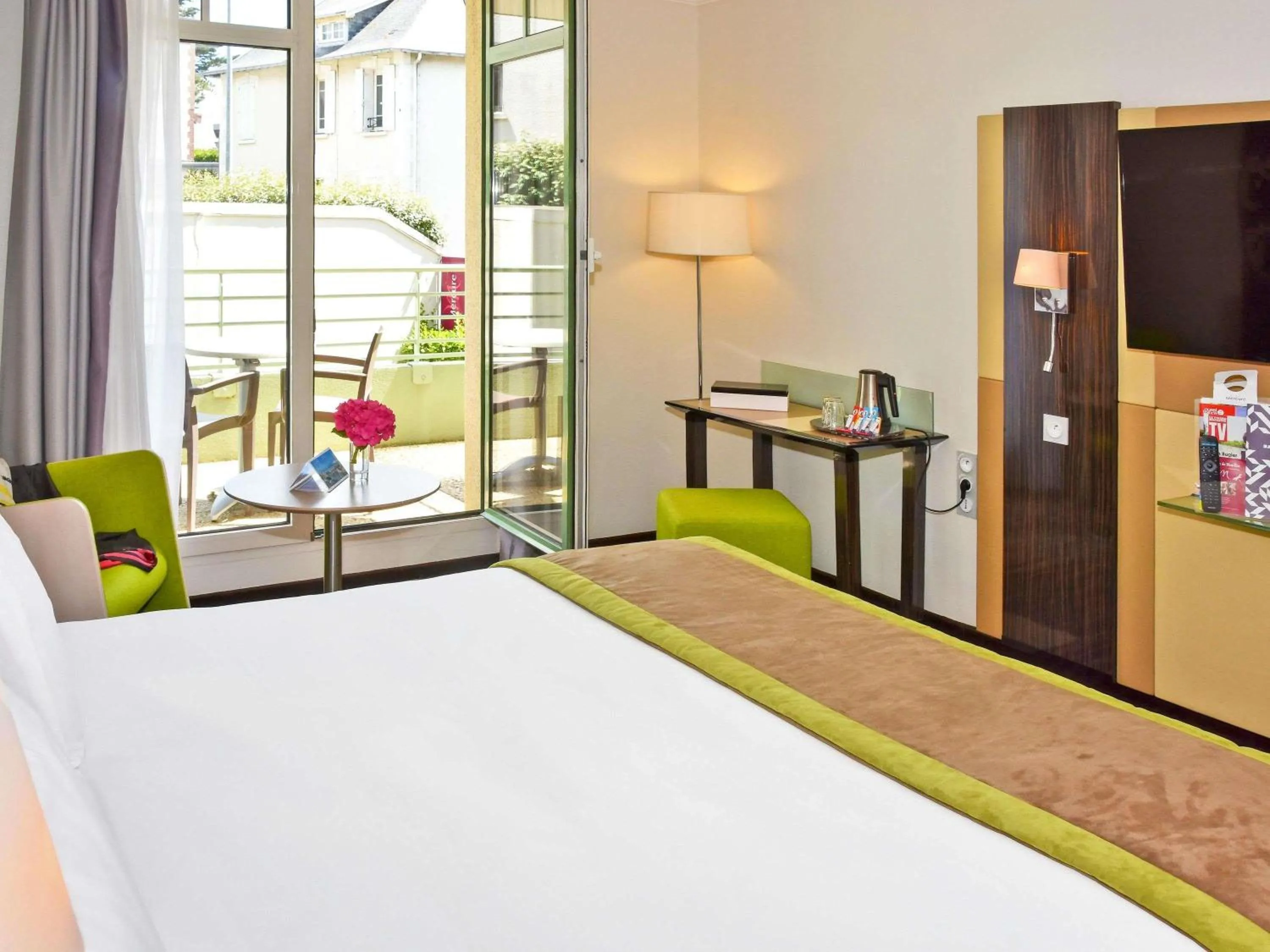 Bedroom, Bed in Mercure Granville Le Grand Large
