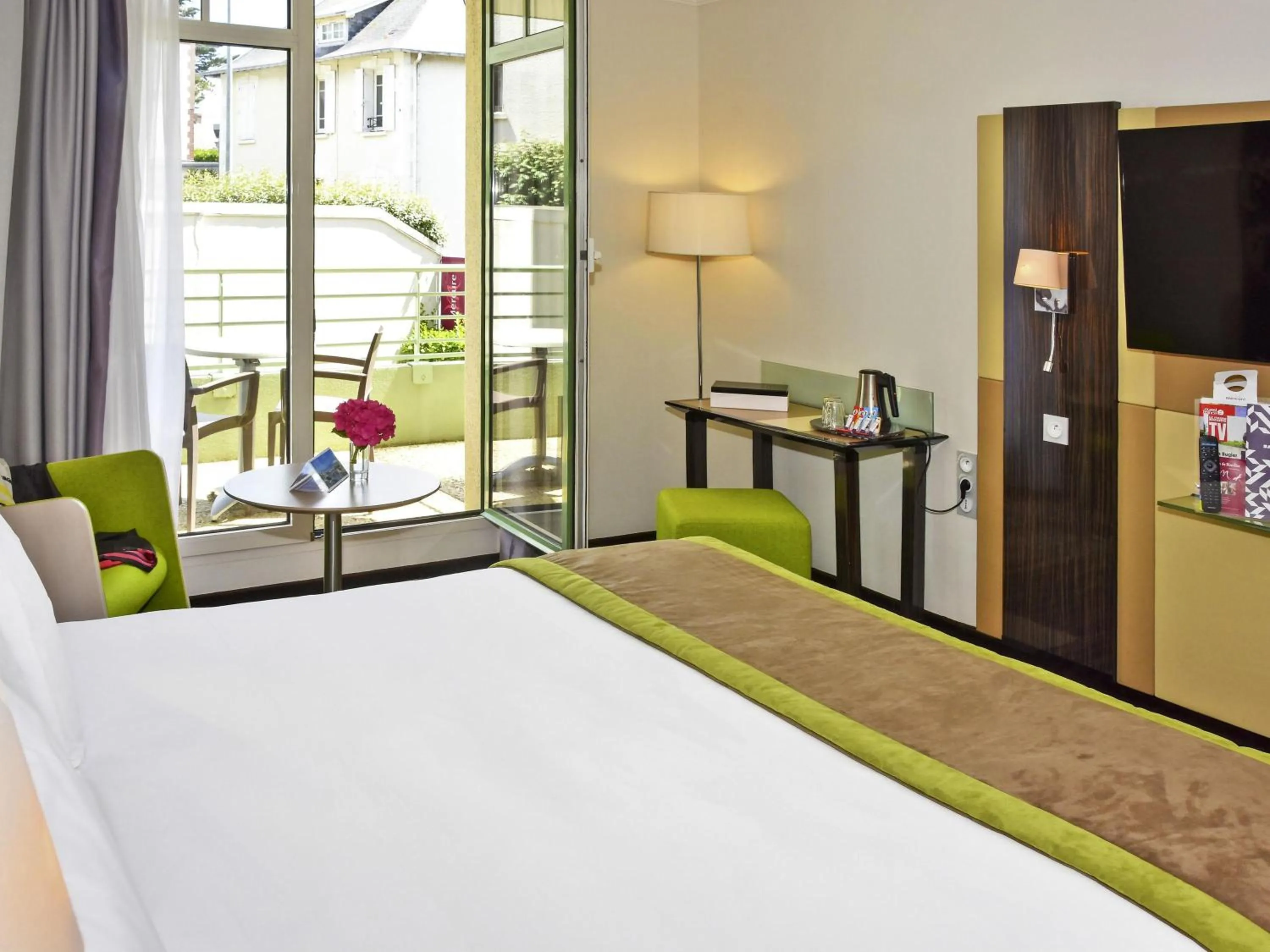 Bedroom, Bed in Mercure Granville Le Grand Large