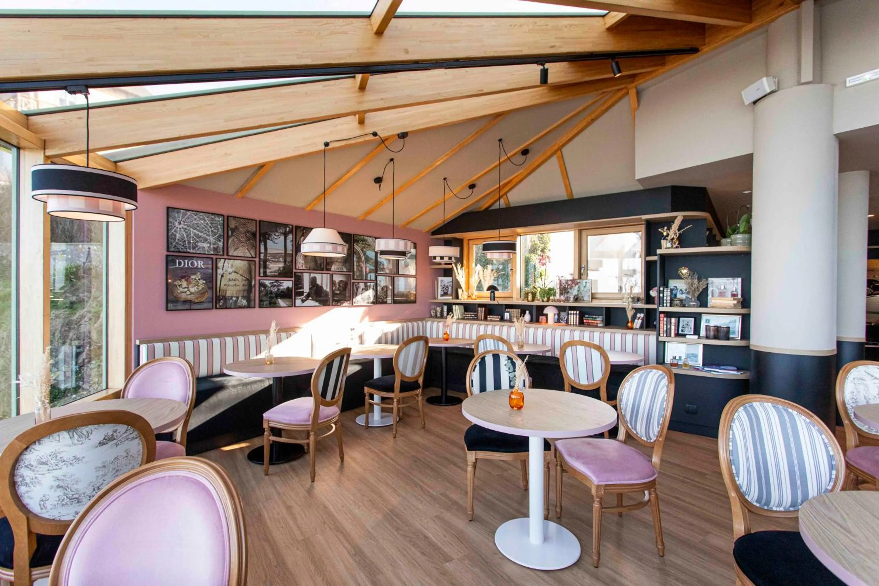 Restaurant/places to eat in Mercure Granville Le Grand Large