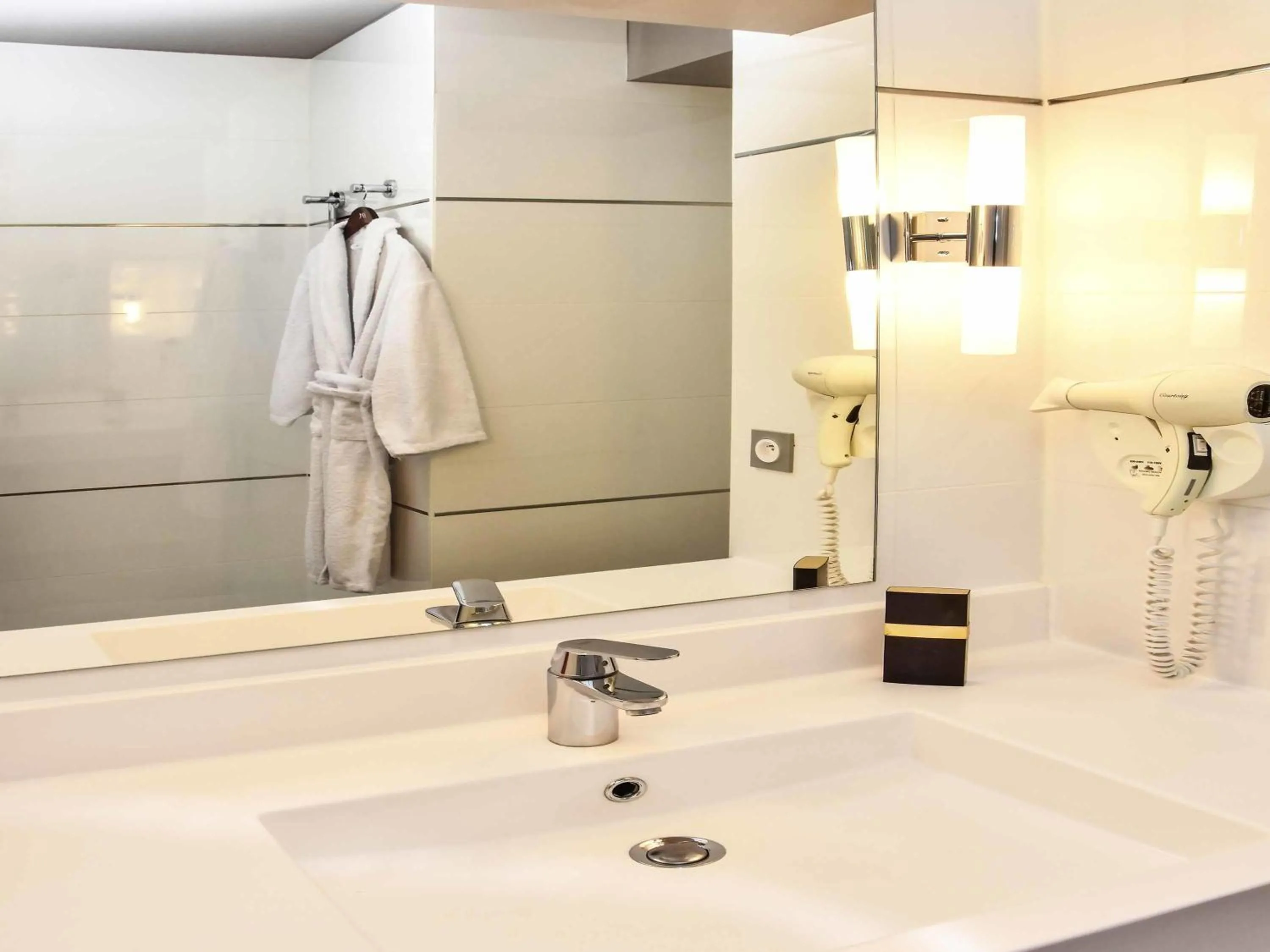 Bedroom in Mercure Granville Le Grand Large