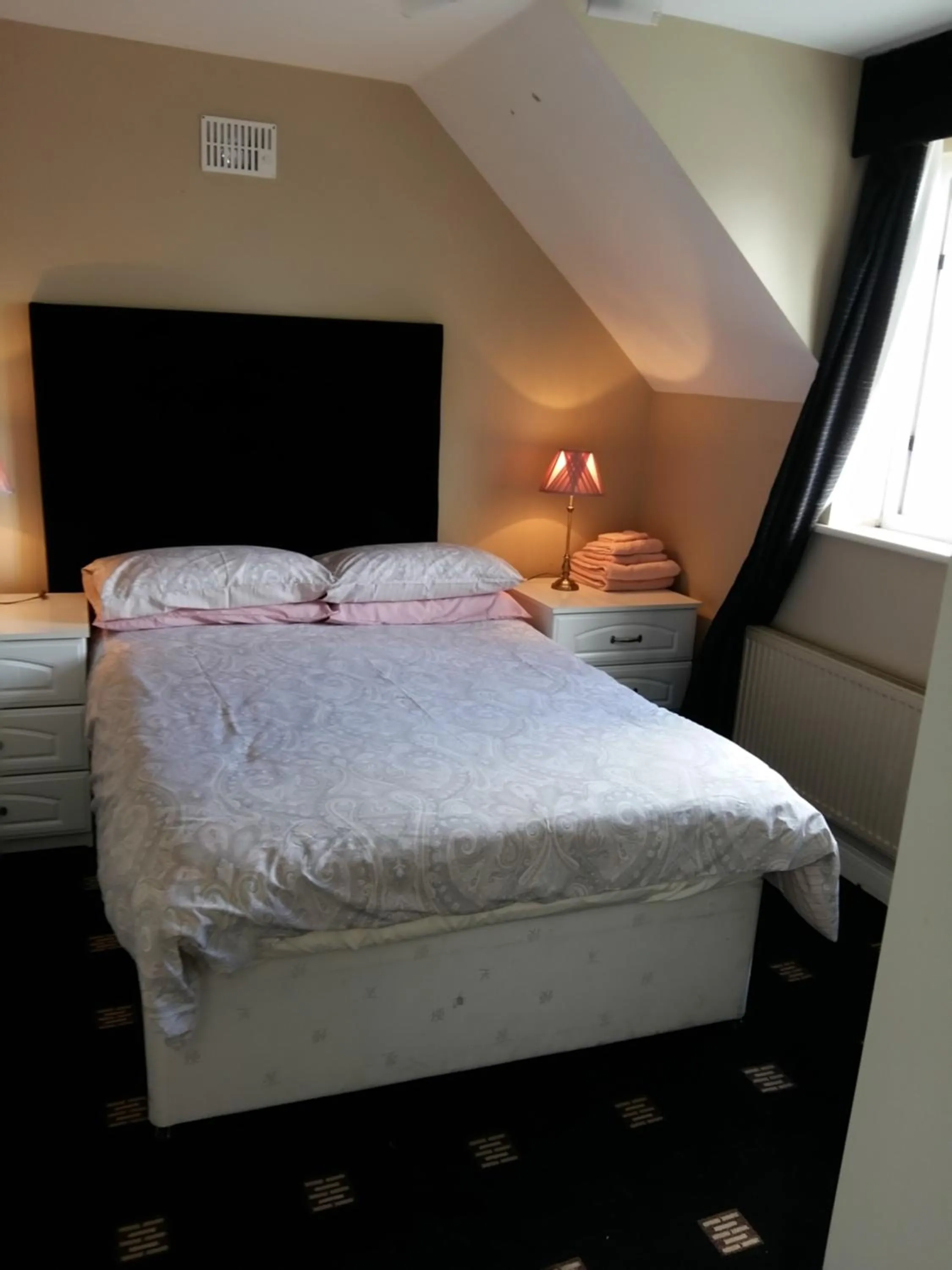 Photo of the whole room, Bed in Lír B&B
