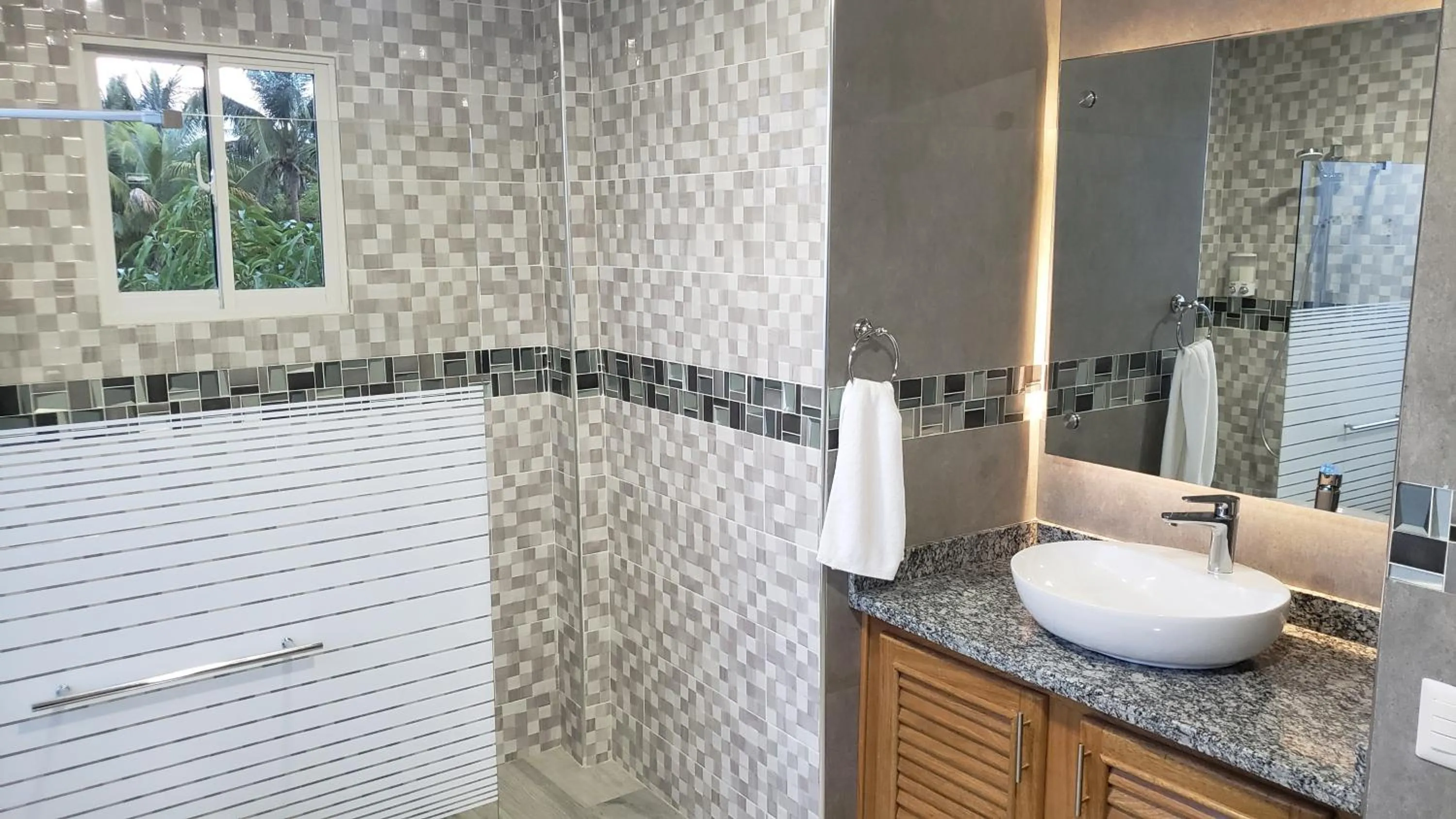 Shower in Hotel Agua Dulce