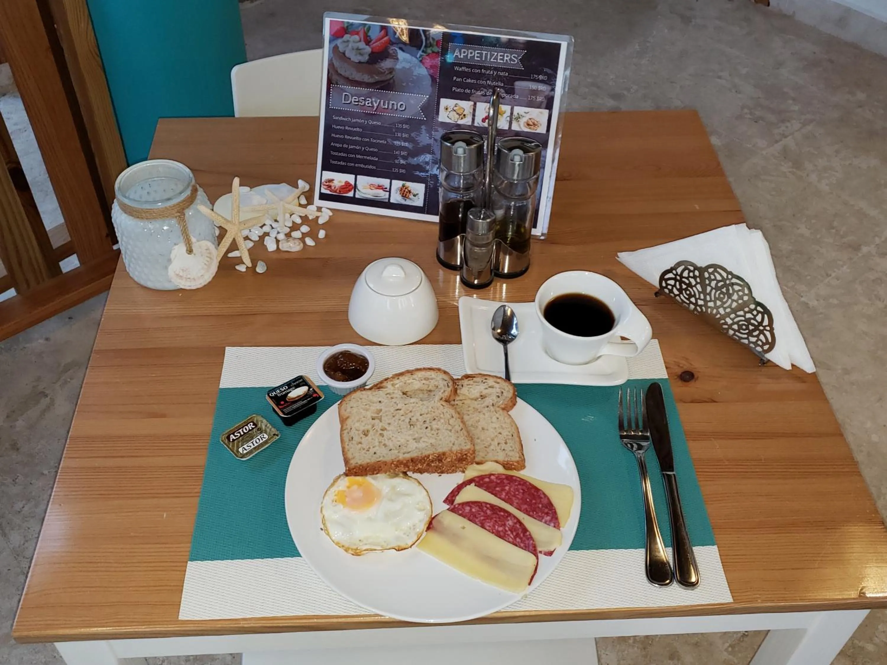 Continental breakfast in Hotel Agua Dulce