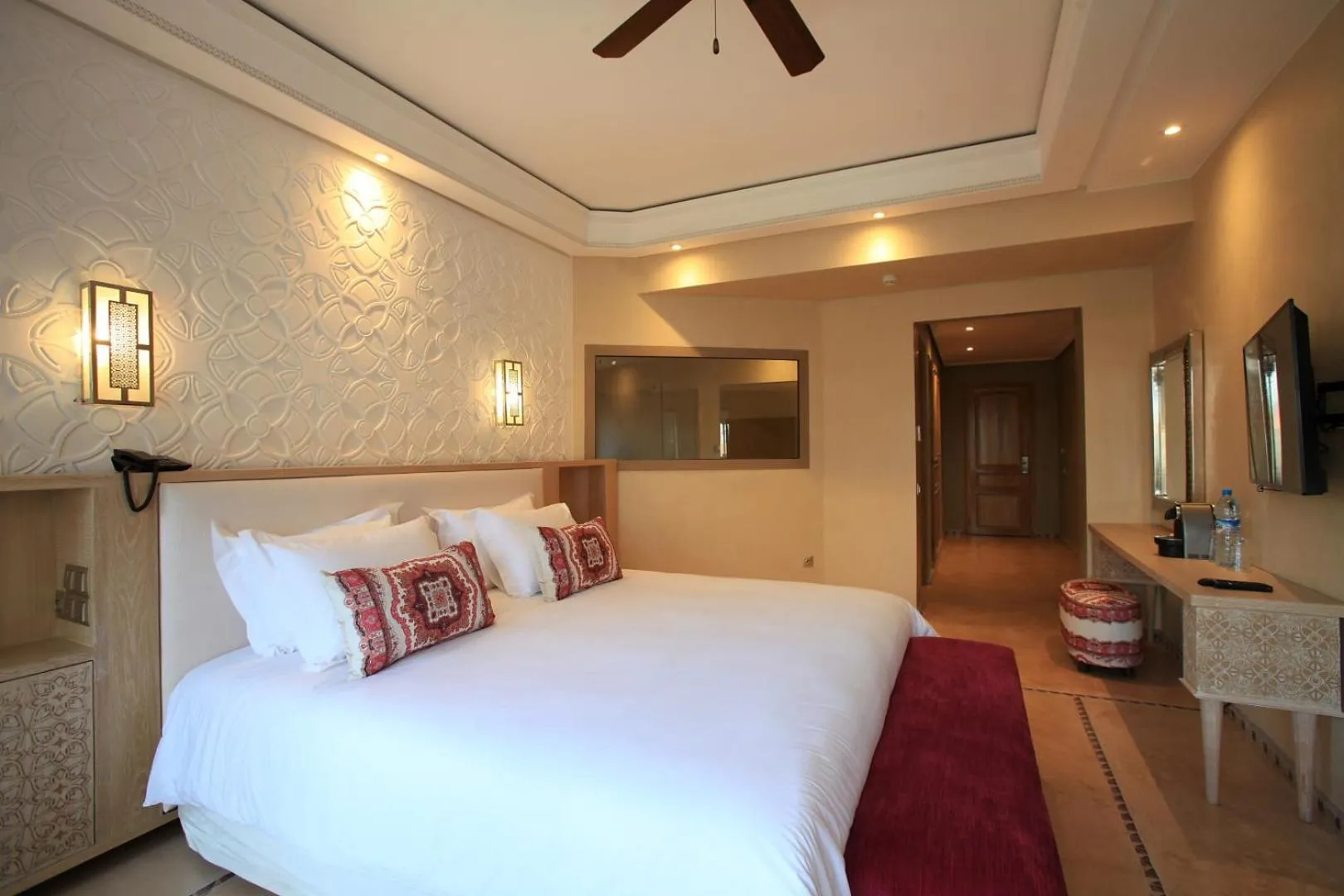 Bathroom, Bed in Palais d'hôtes Darsor