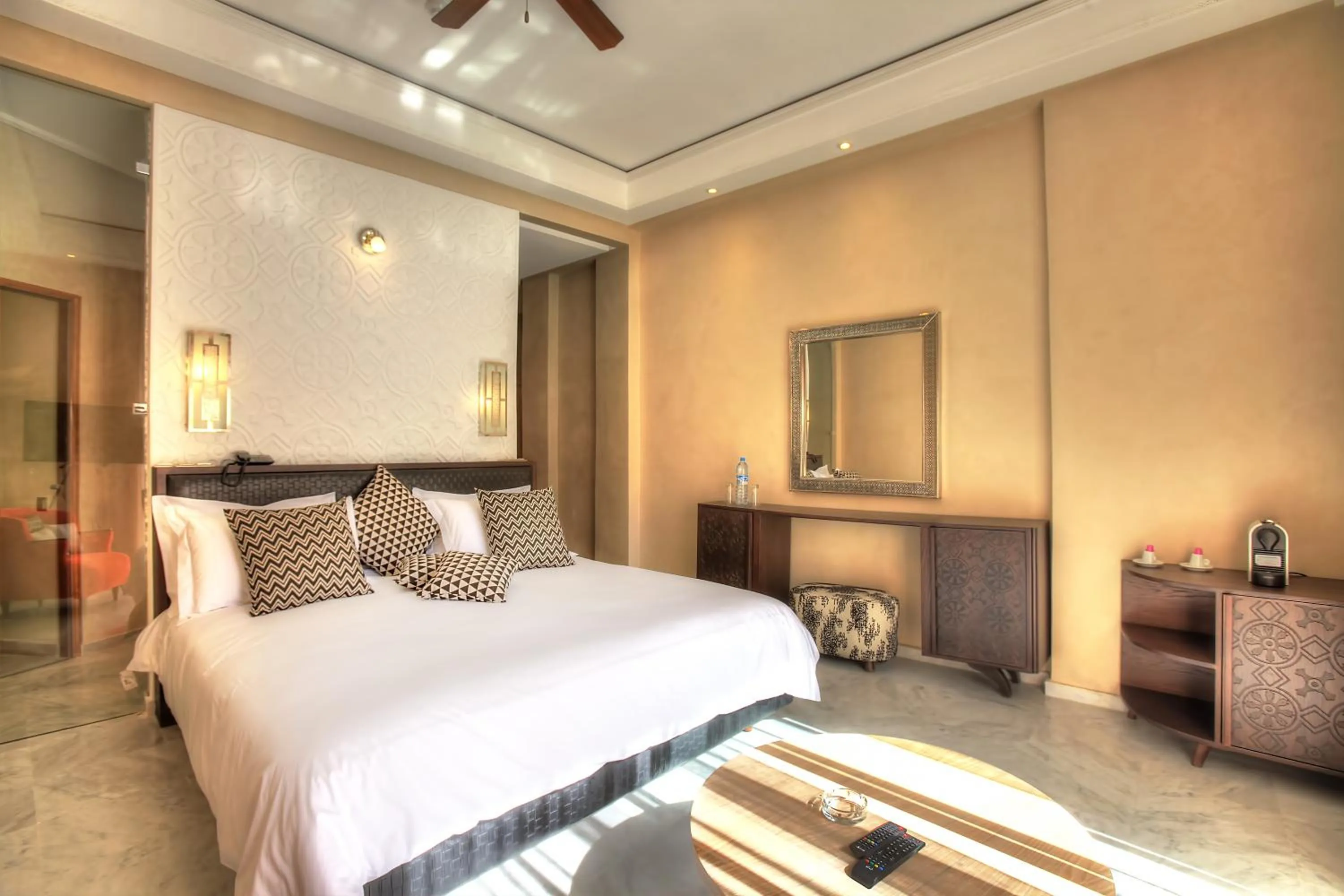 Photo of the whole room, Bed in Palais d'hôtes Darsor