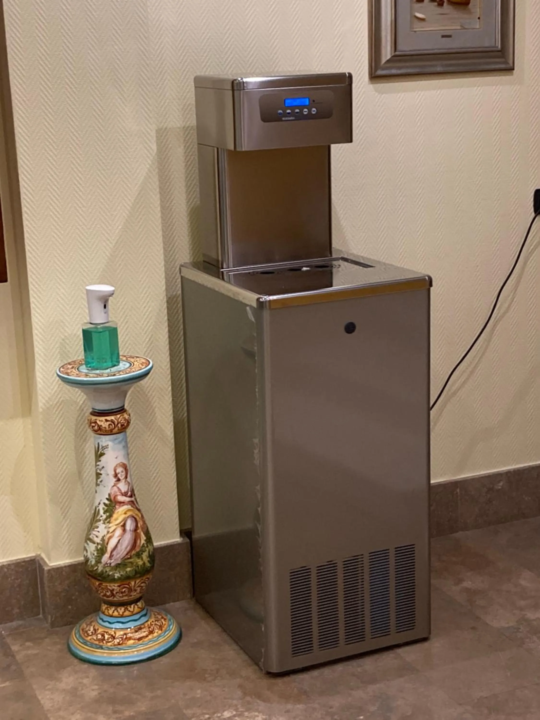 vending machine in Residence Hotel Kriss