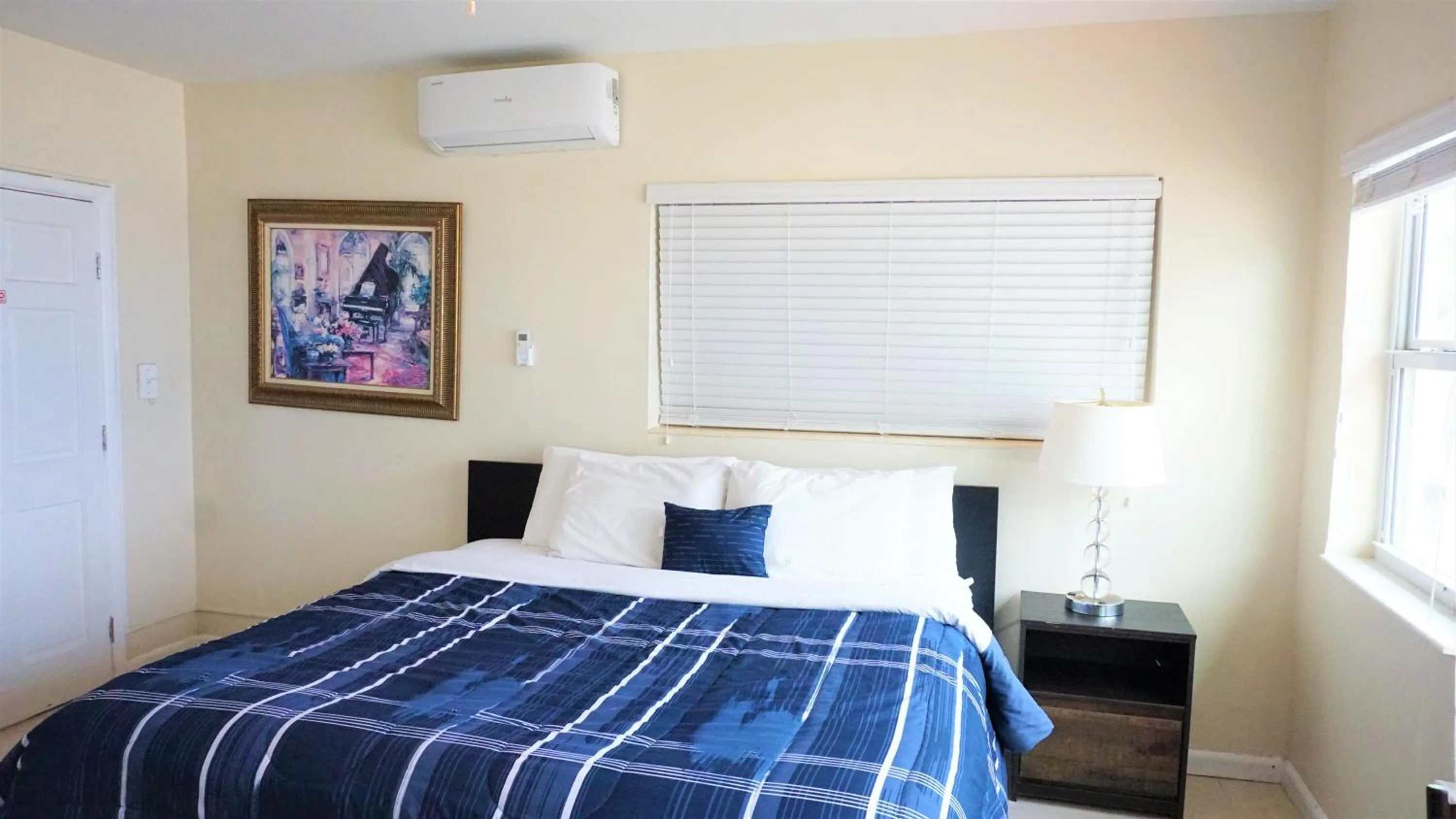 Bed in Golden Sand Oceanfront