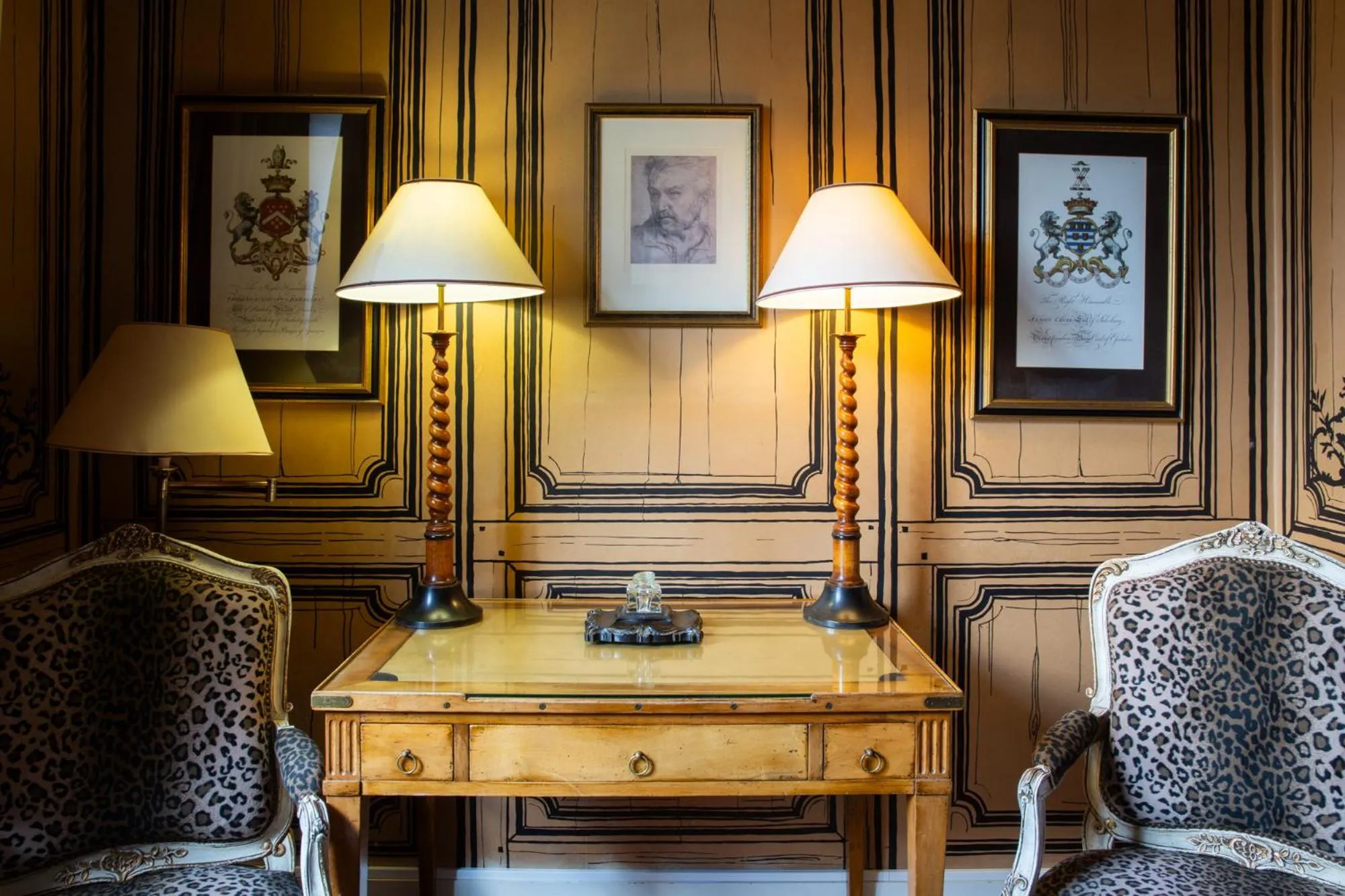 Bedroom in Hôtel Le Relais Saint-Germain