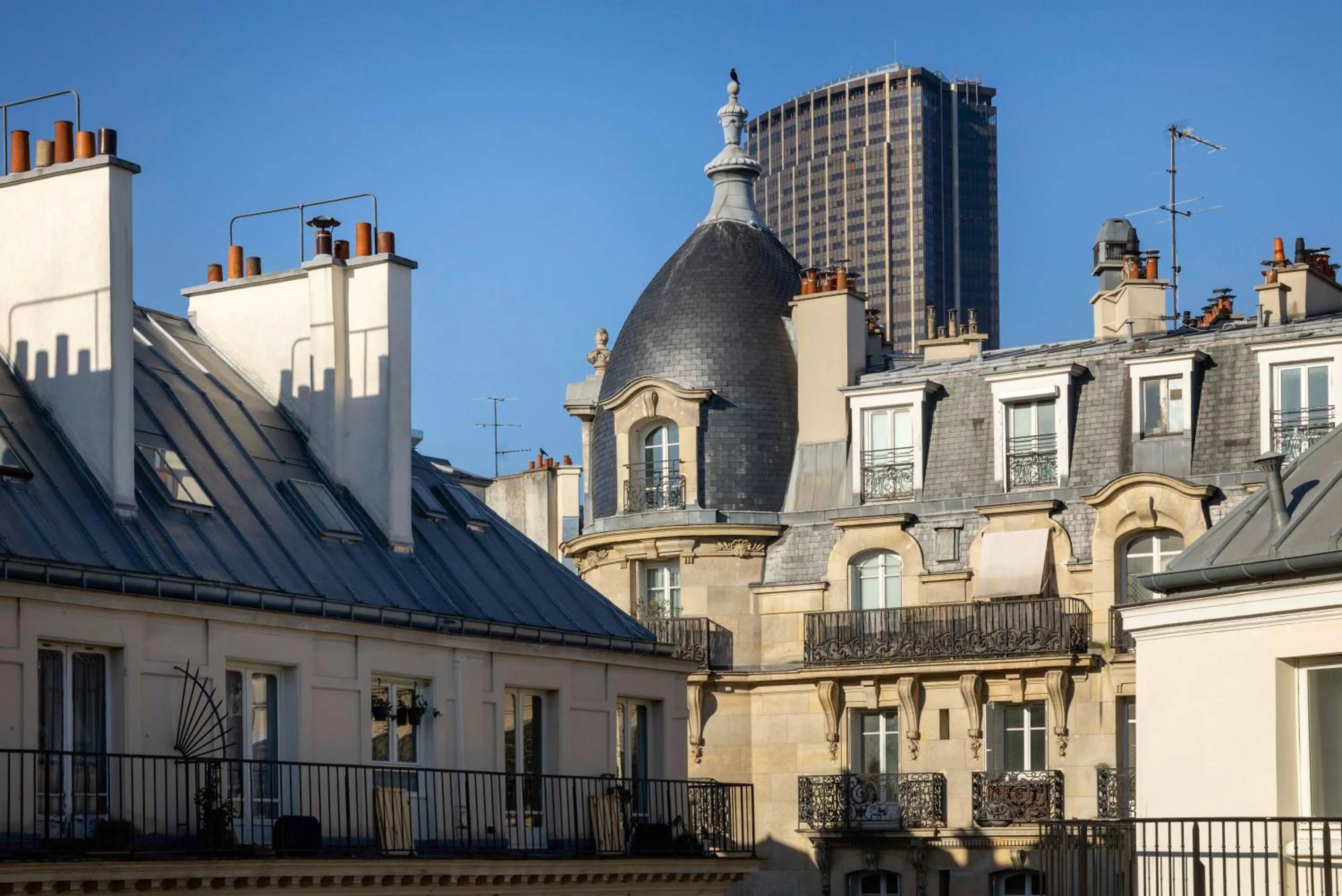 City view in Hôtel l'Inattendu