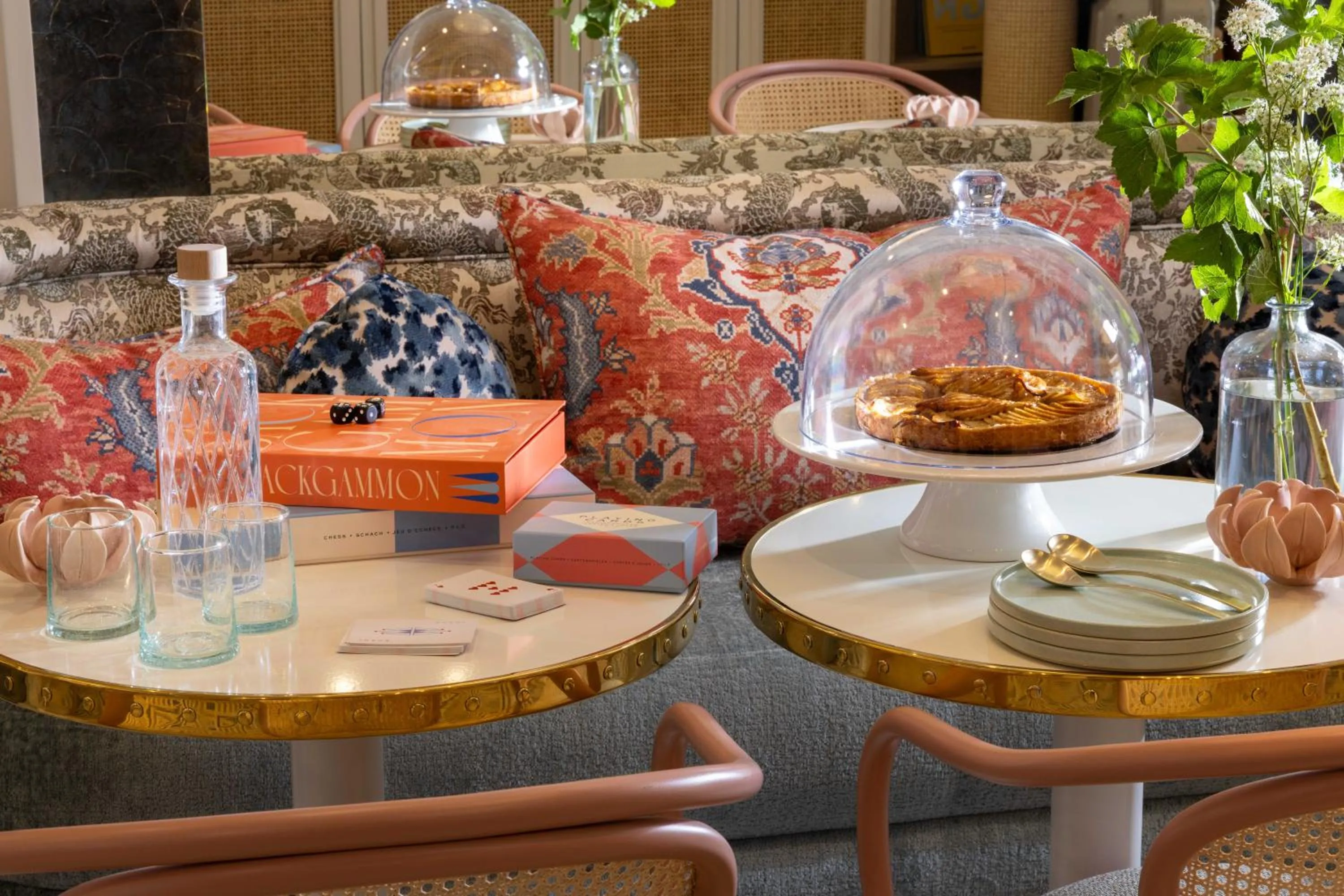 Seating area in Hôtel l'Inattendu