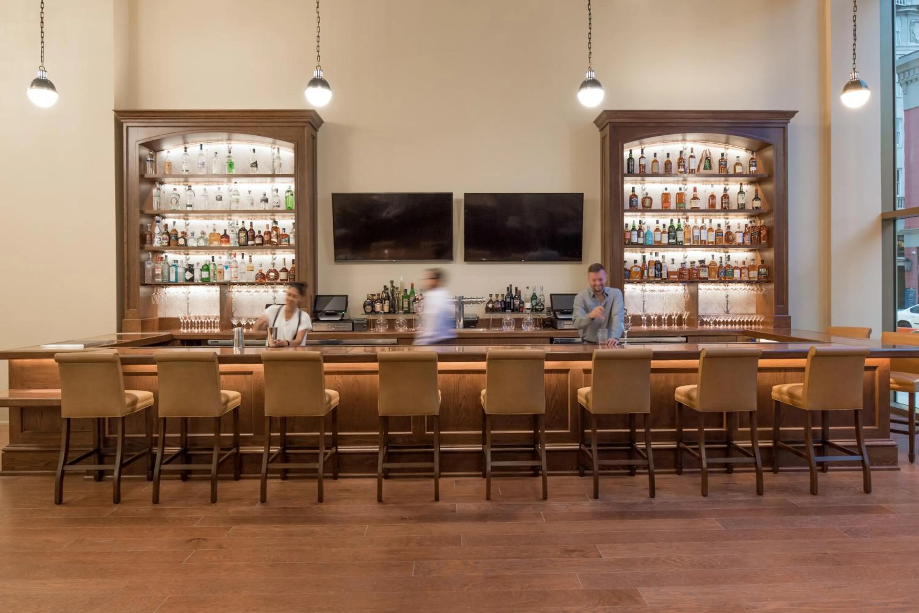 Restaurant/places to eat in NOPSI Hotel New Orleans