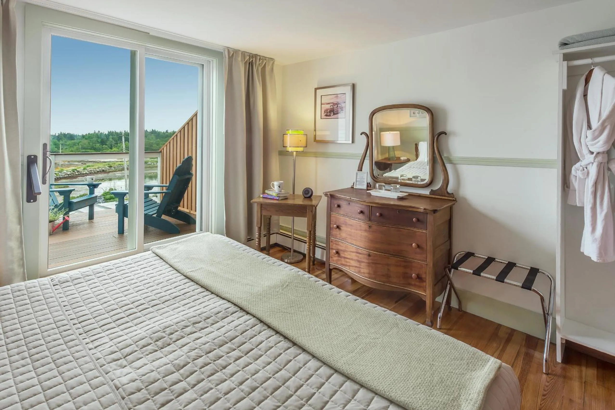 Balcony/Terrace, Bed in The Craignair Inn & Causeway Restaurant