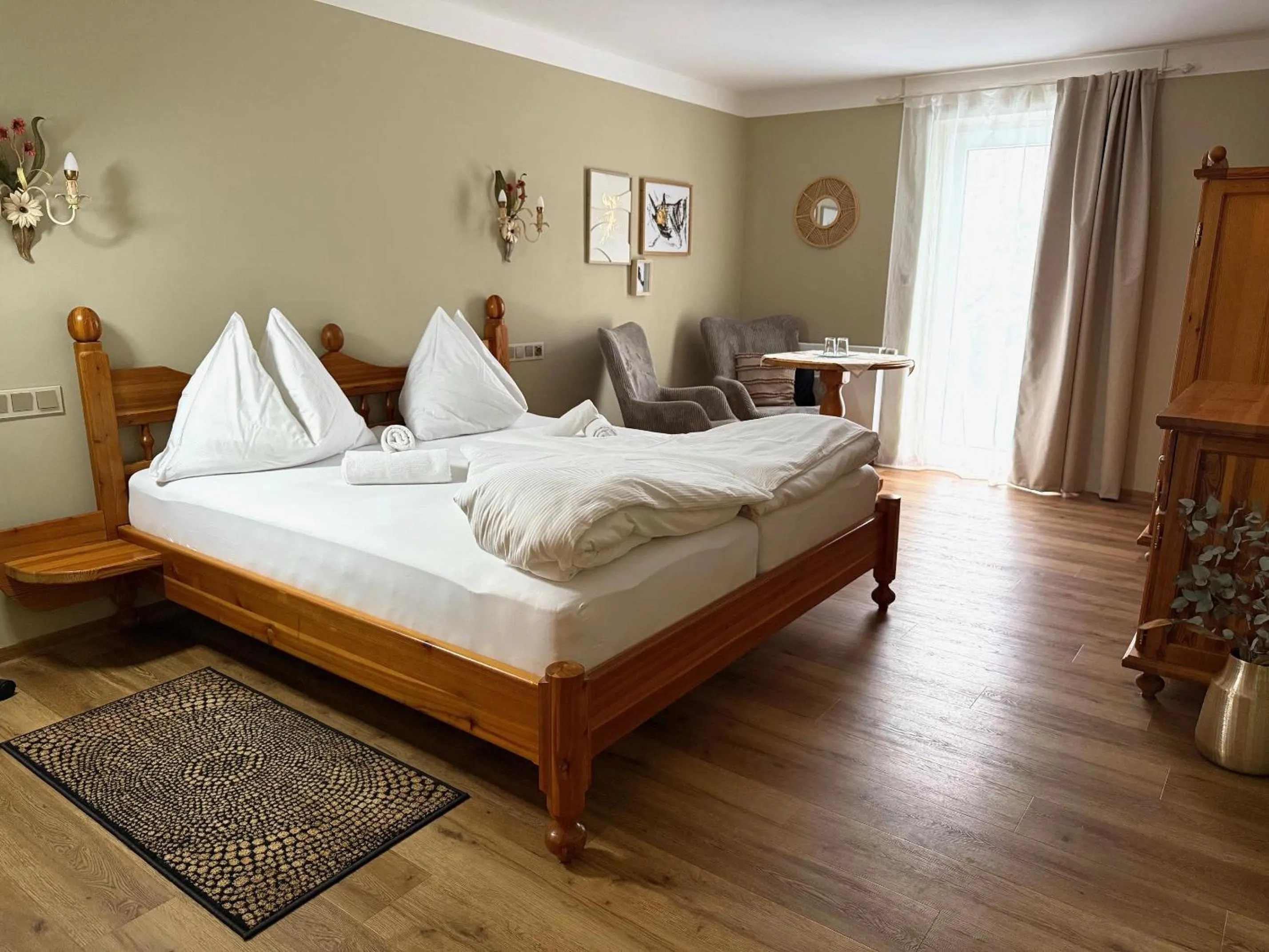 Property building, Bed in Seeberg