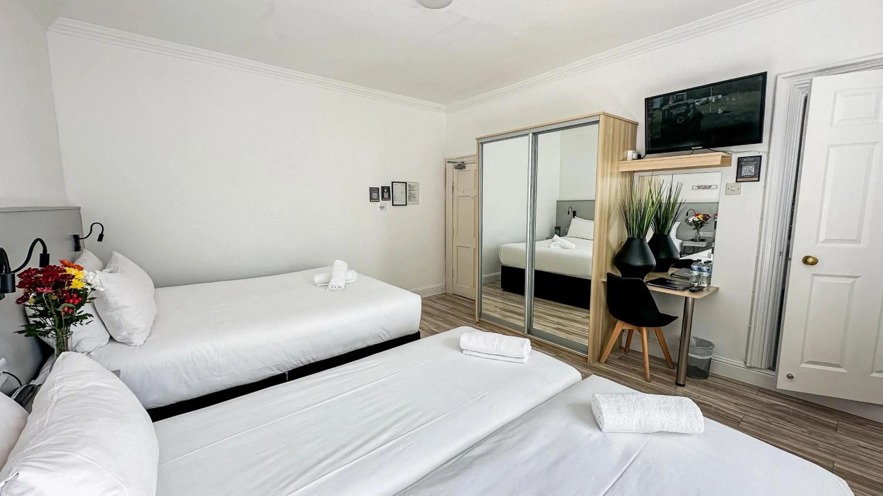 Bedroom, Bed in Bella Vista Hotel & Self Catering Suites