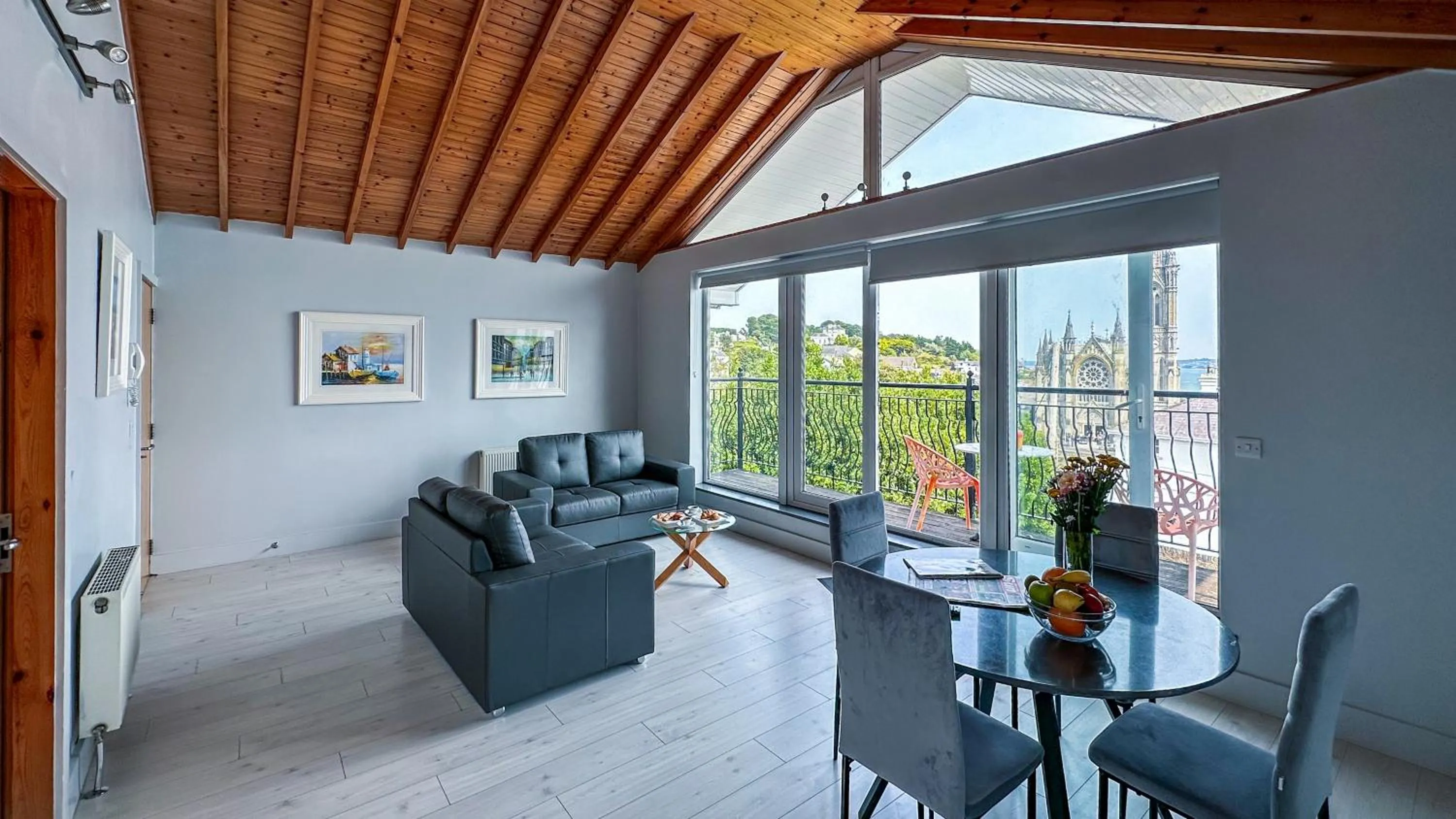 Living room in Bella Vista Hotel & Self Catering Suites