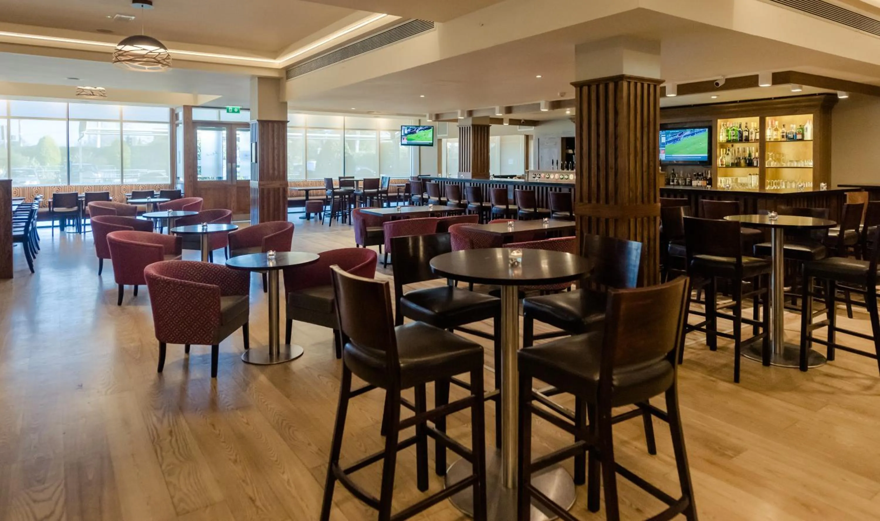 Lounge or bar in Rochestown Lodge Hotel