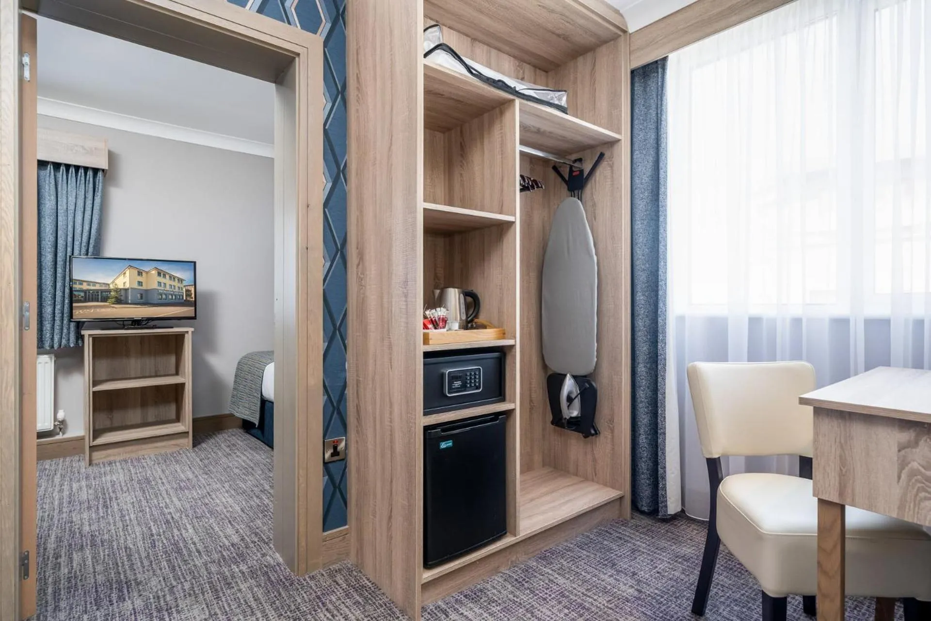 Bed in Rochestown Lodge Hotel