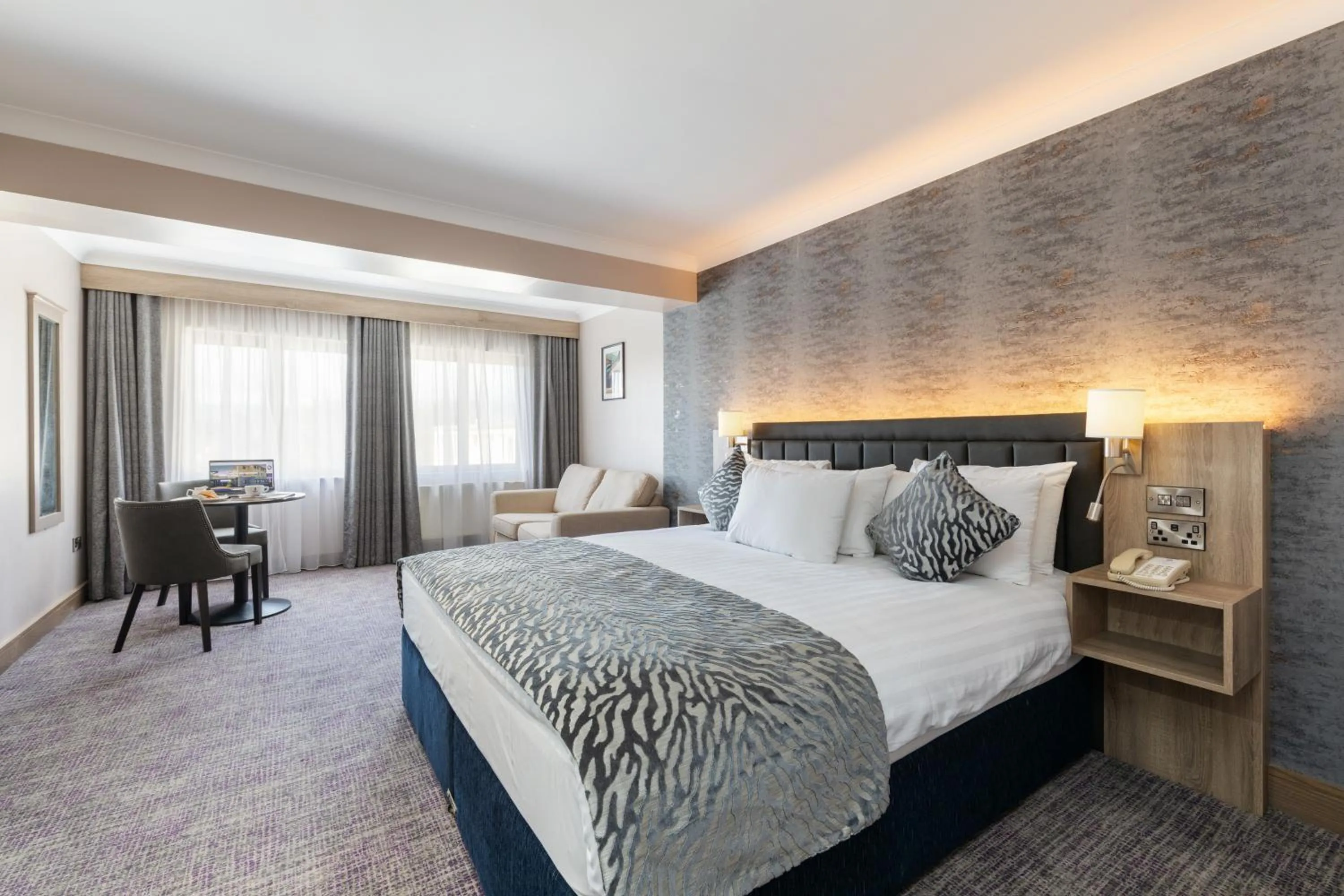 Bed in Rochestown Lodge Hotel