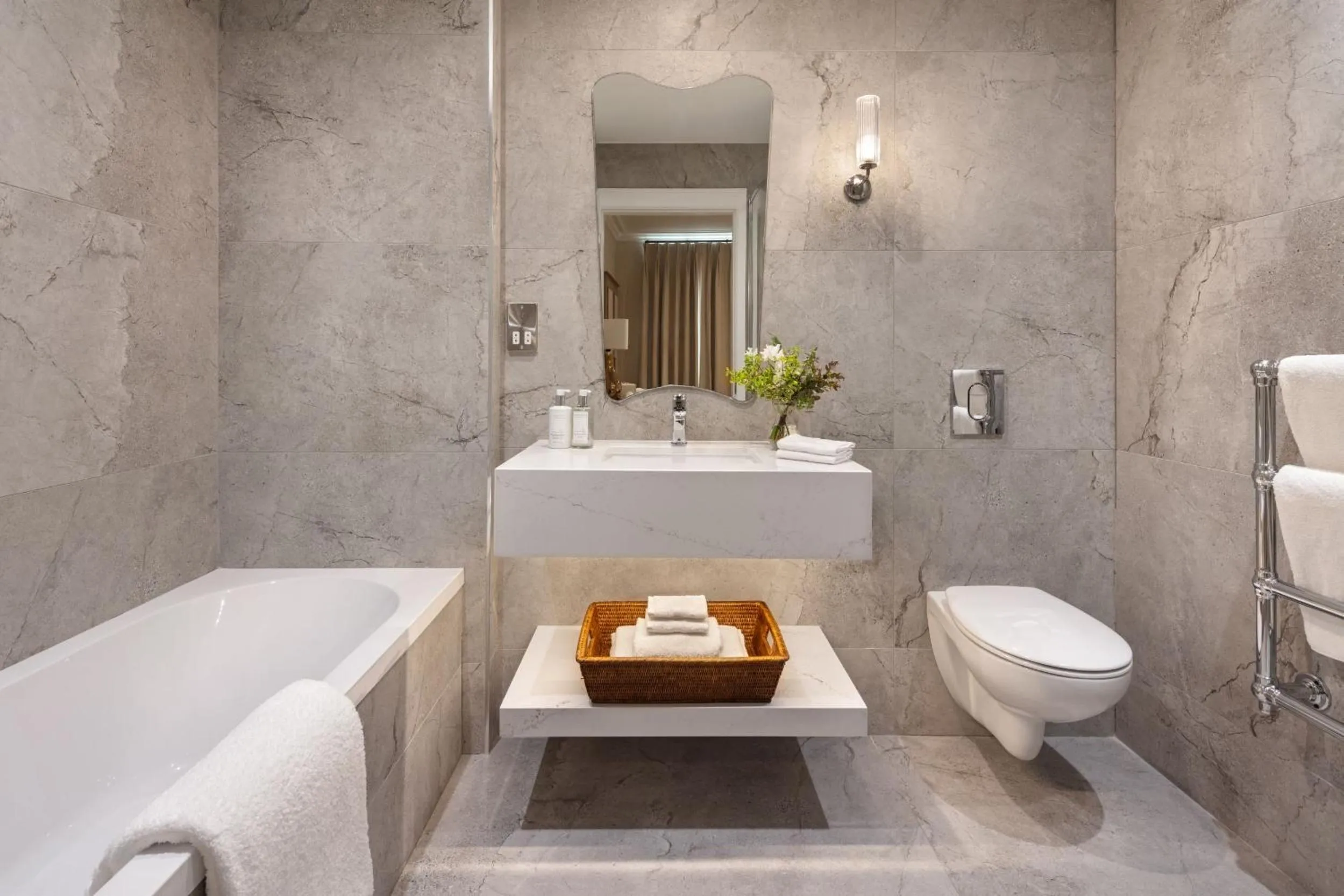 Bathroom in Killarney Royal Townhouse