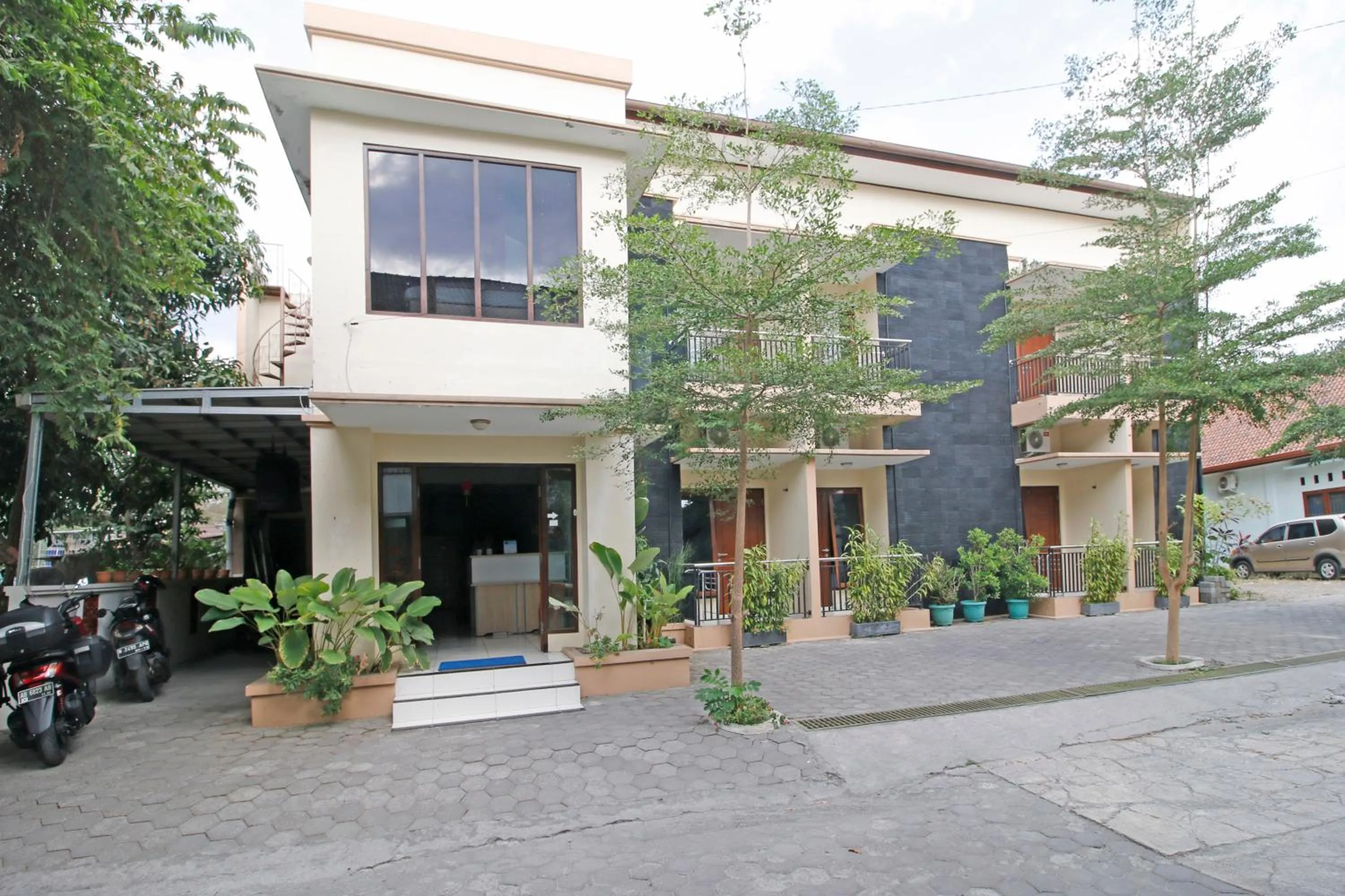 Property building in RedDoorz @ Turangga Sari