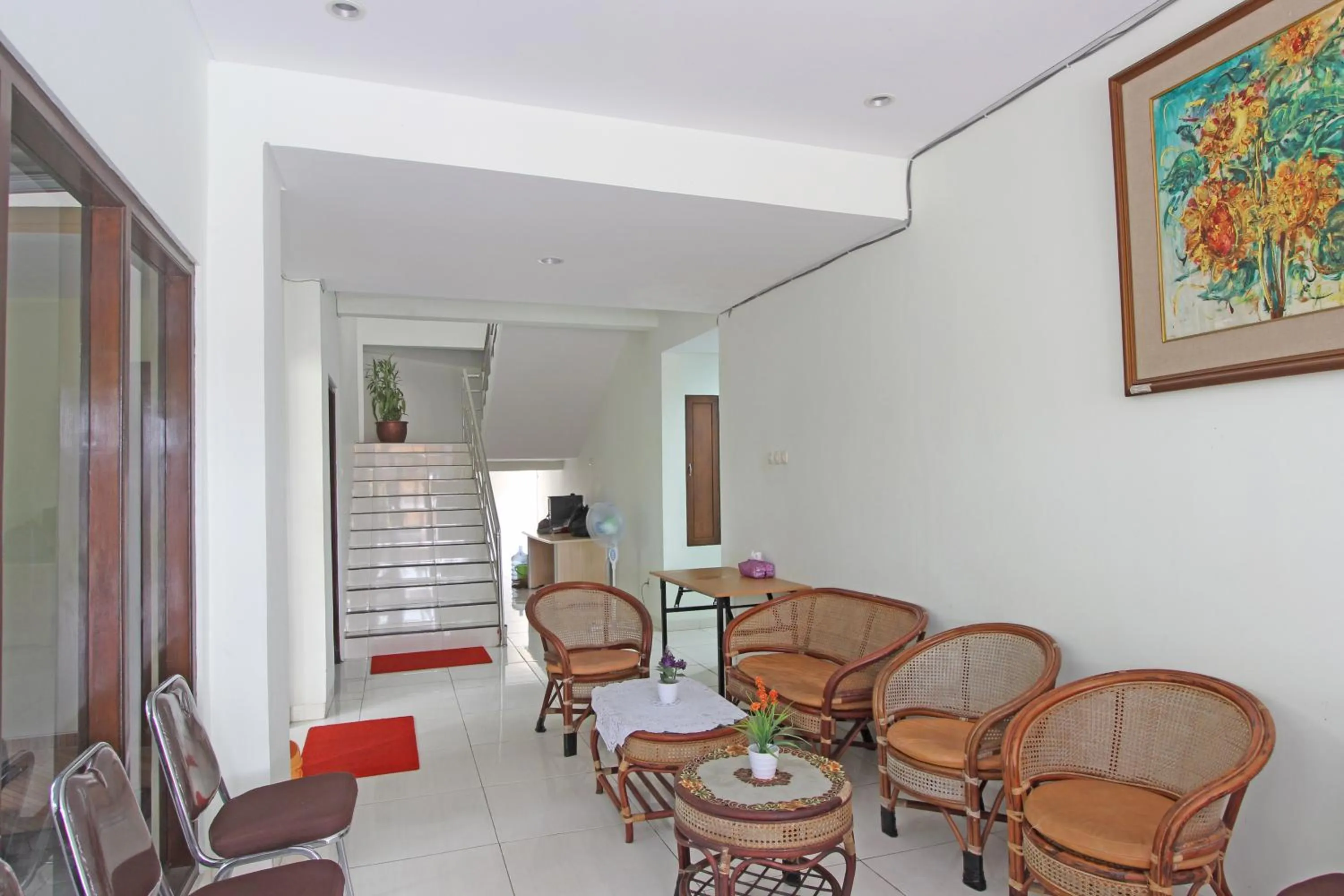 Lobby or reception in RedDoorz @ Turangga Sari