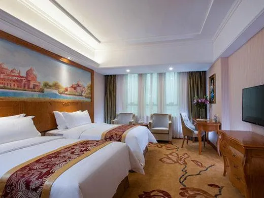 Bed in Vienna Hotel Jieyang Danpu Road