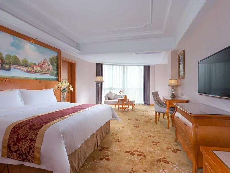 Bed in Venus Royal Hotel Guilin Airport