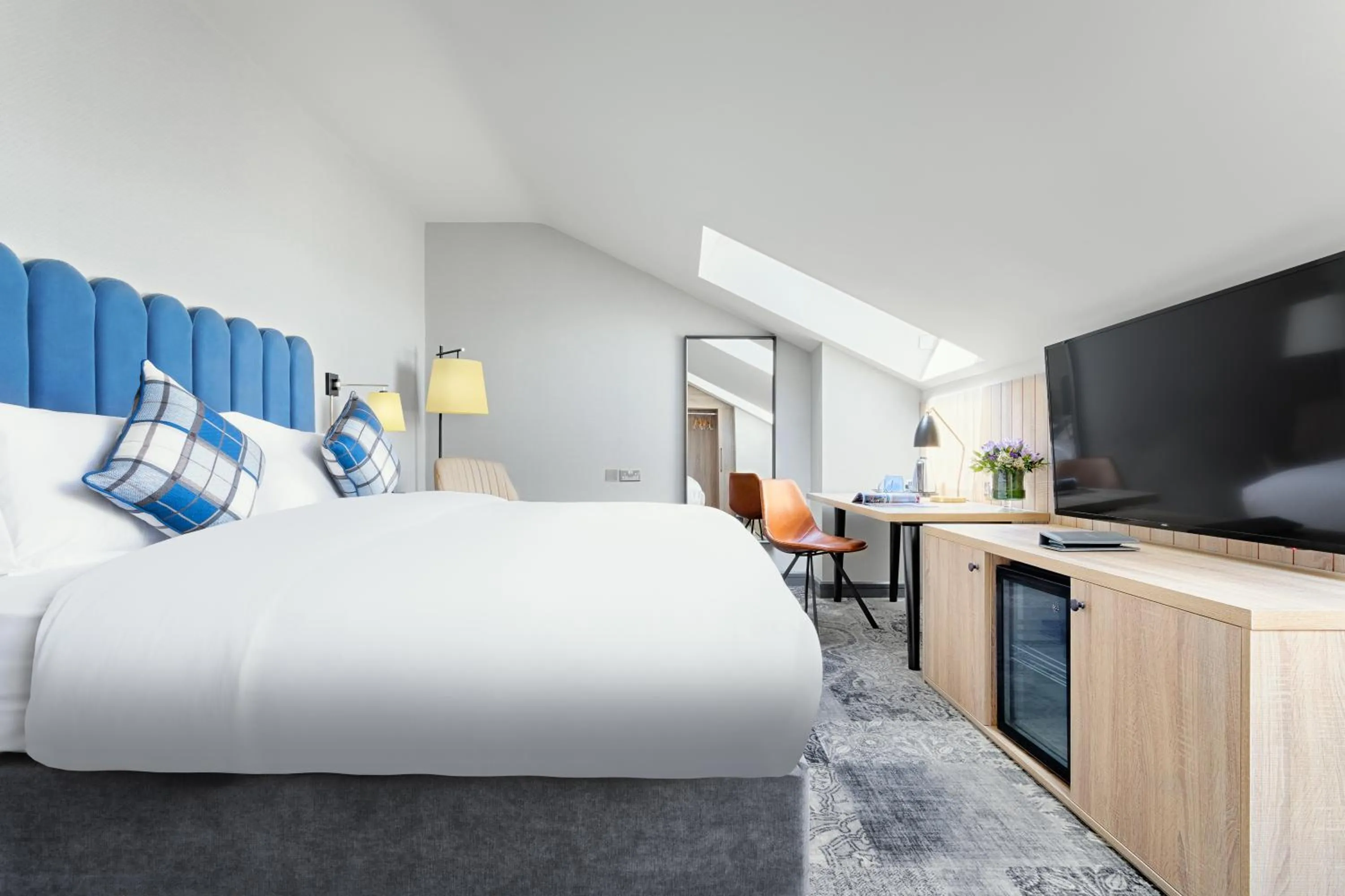 Bedroom, Bed in Harbour Hotel