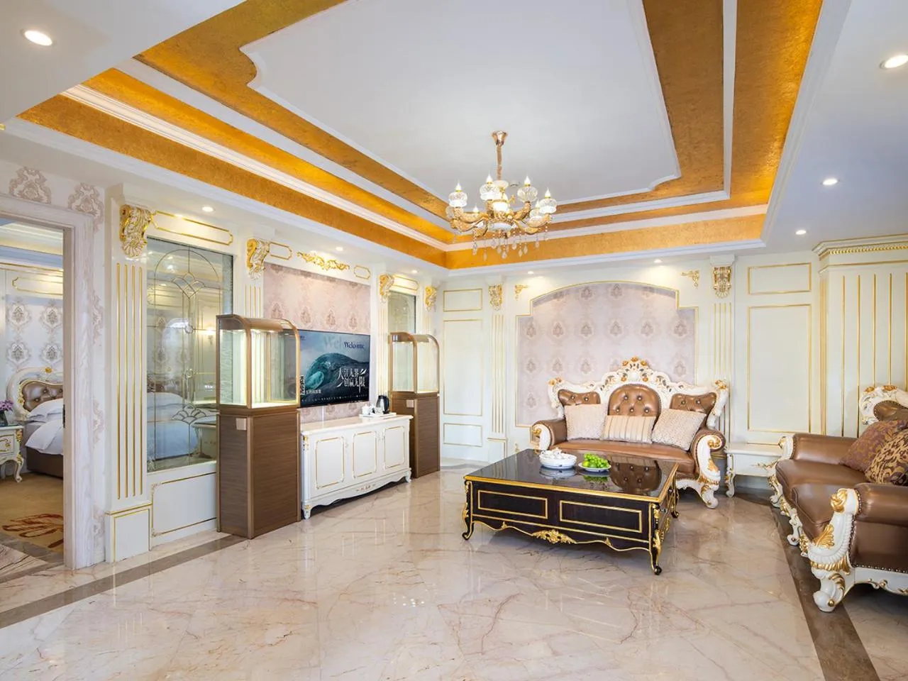 TV and multimedia in Vienna International Hotel Jieyang Yangmei Jade hotel