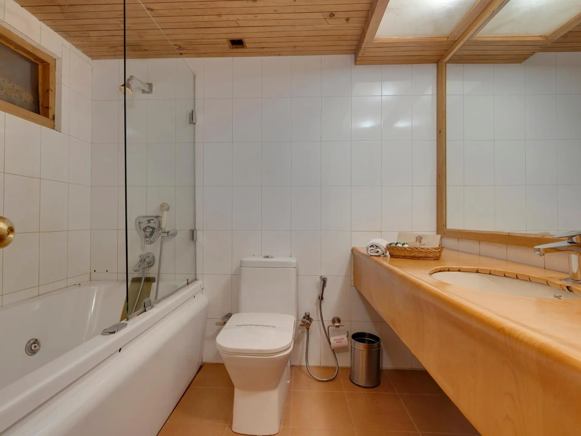 Bathroom in Pahalgam Hotel Riverside Luxury