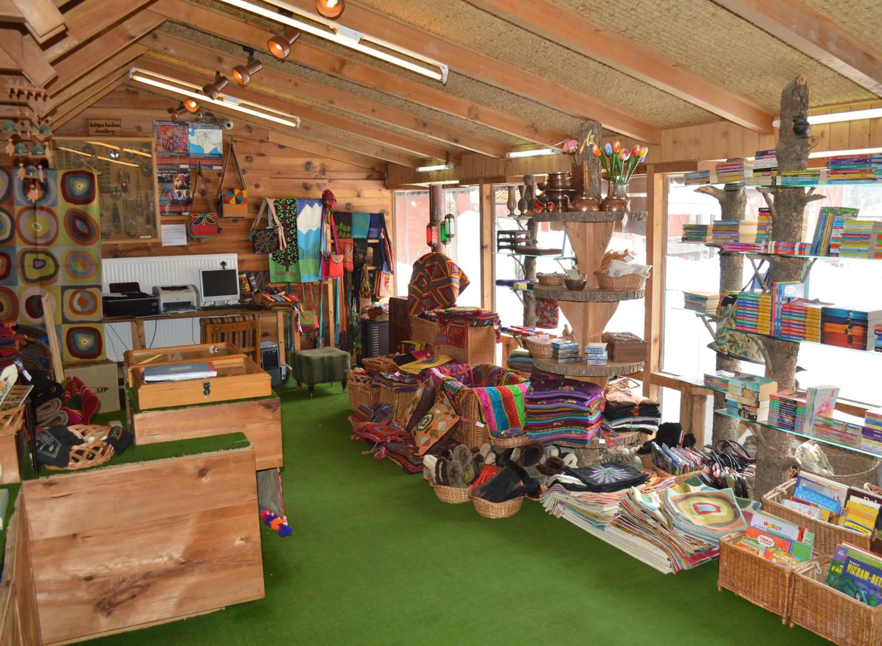 Shopping Area in Pahalgam Hotel Riverside Luxury