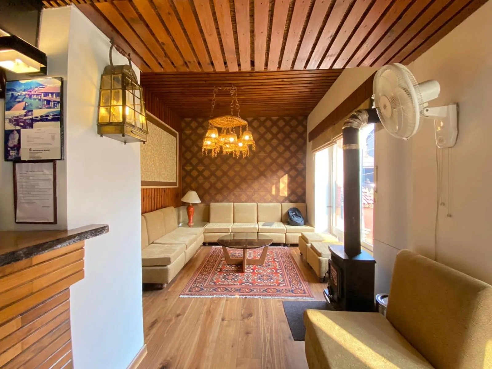 Lobby or reception in Pahalgam Hotel Riverside Luxury