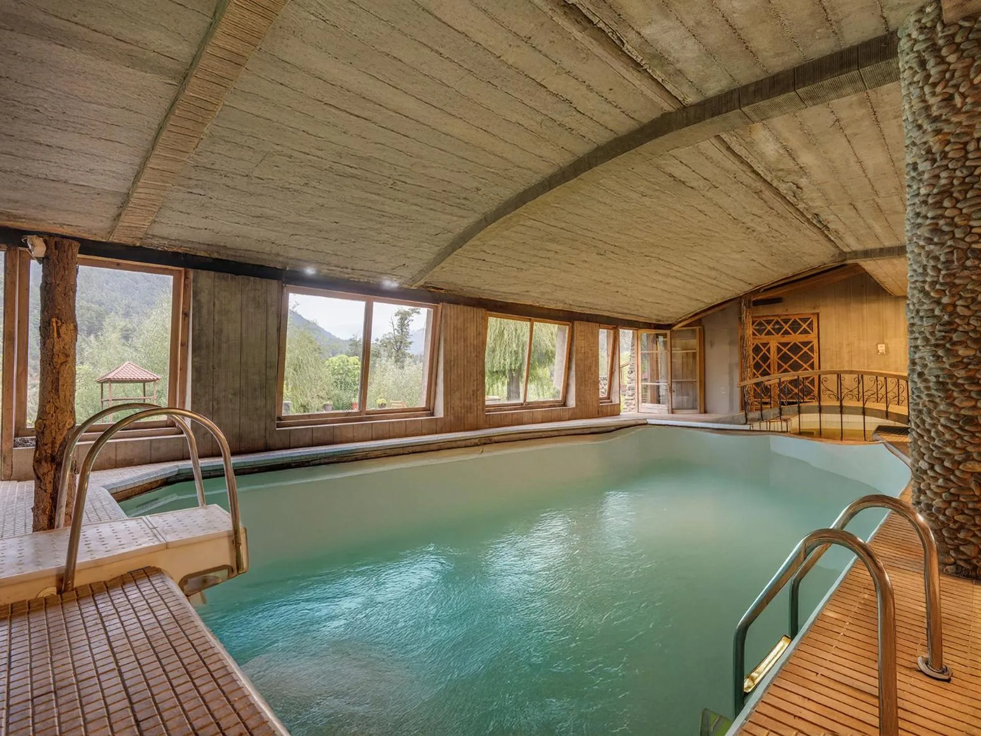 Swimming pool in Pahalgam Hotel Riverside Luxury